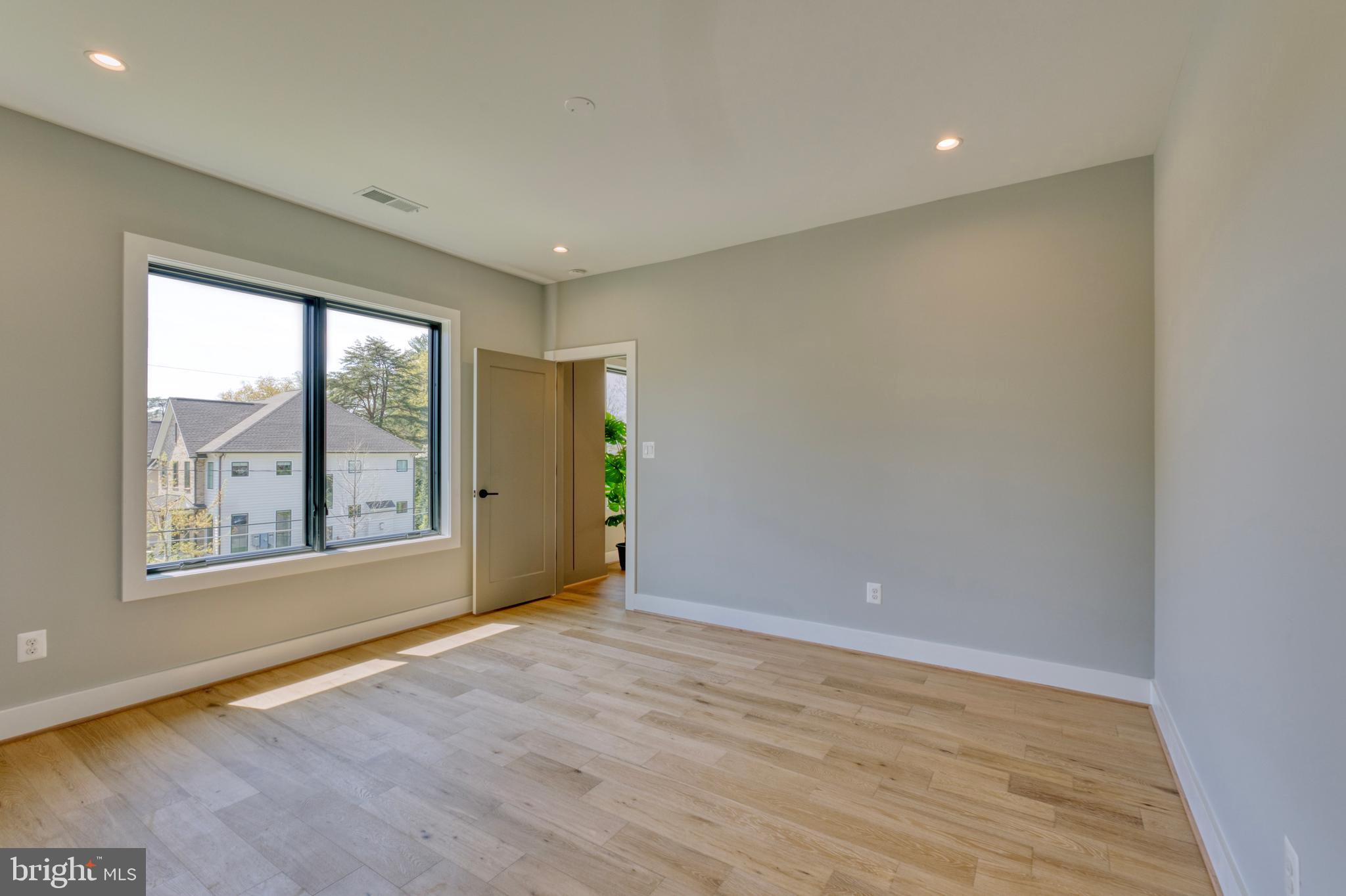 RUCKERS LANGLEY - Residential