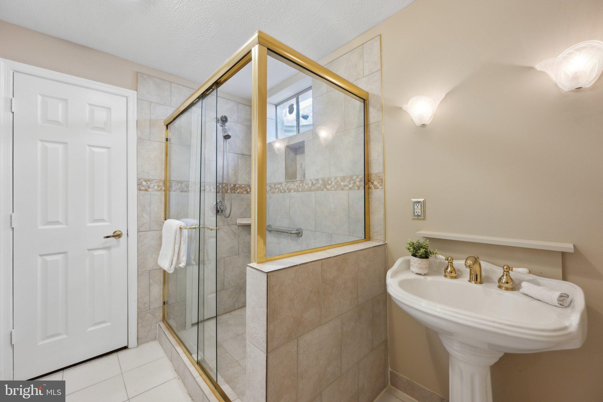 ARAGONA VILLAGE - Residential