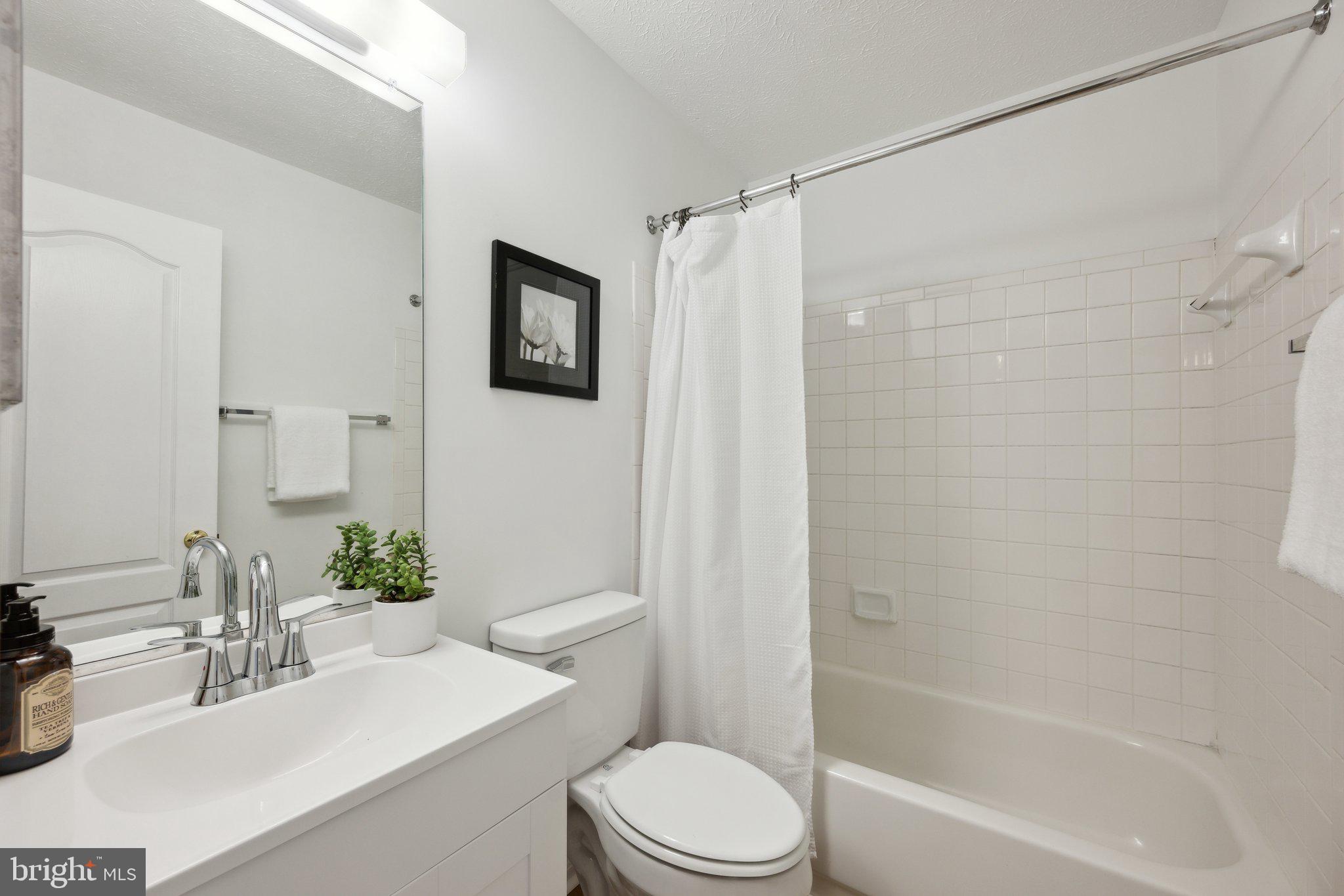 ARAGONA VILLAGE - Residential