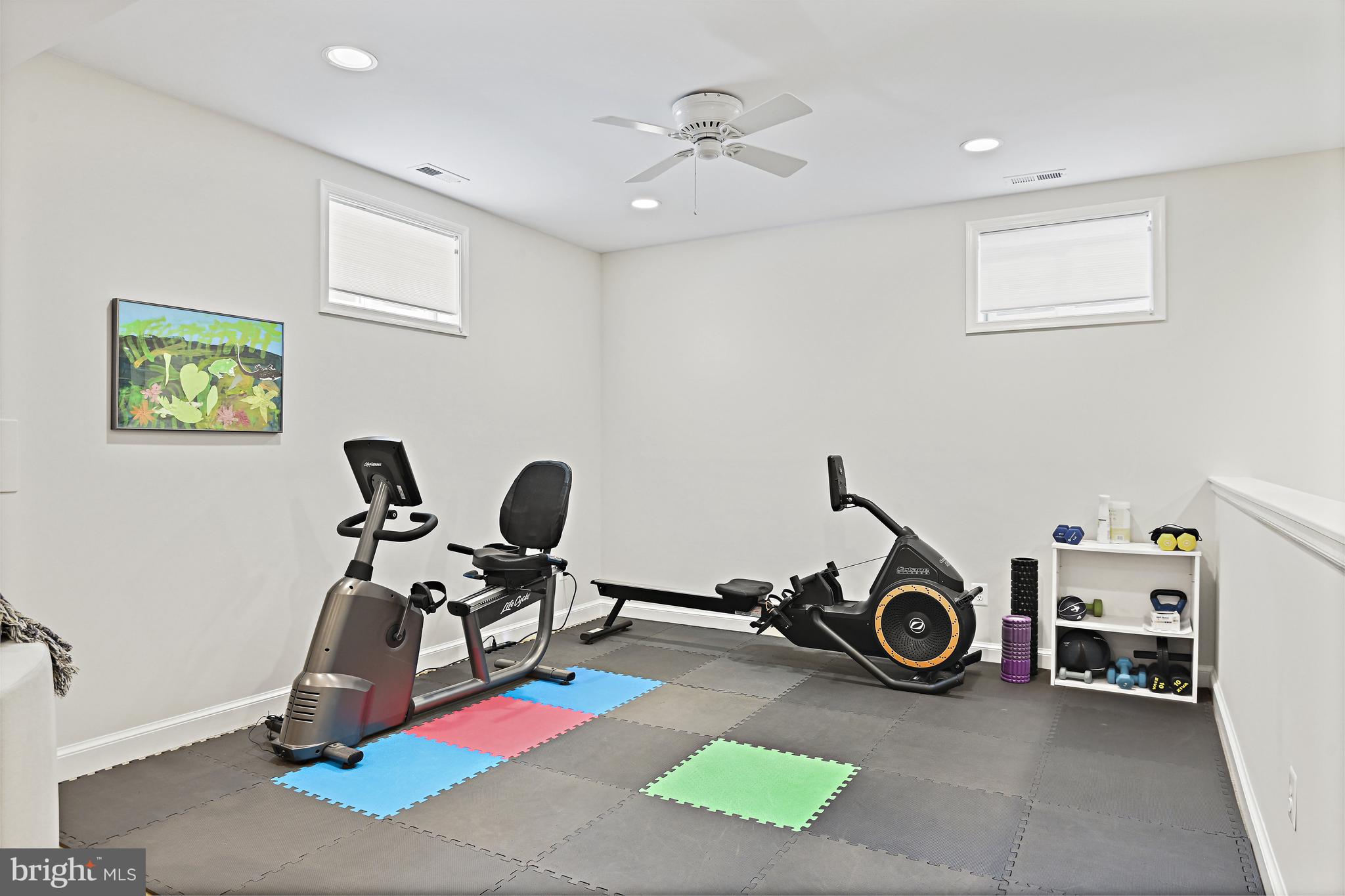 ESQUIRE HICKS - Residential