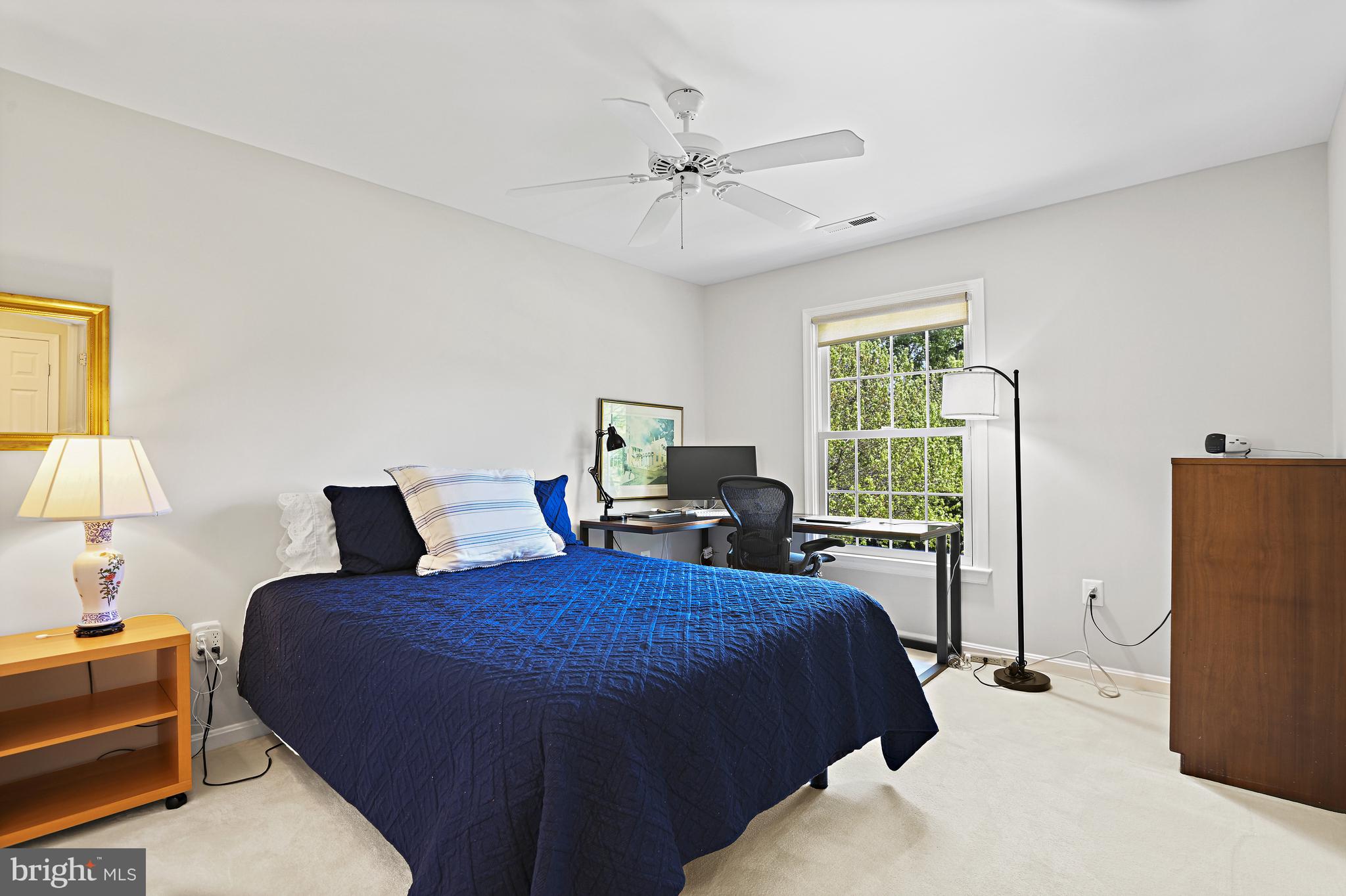 ESQUIRE HICKS - Residential