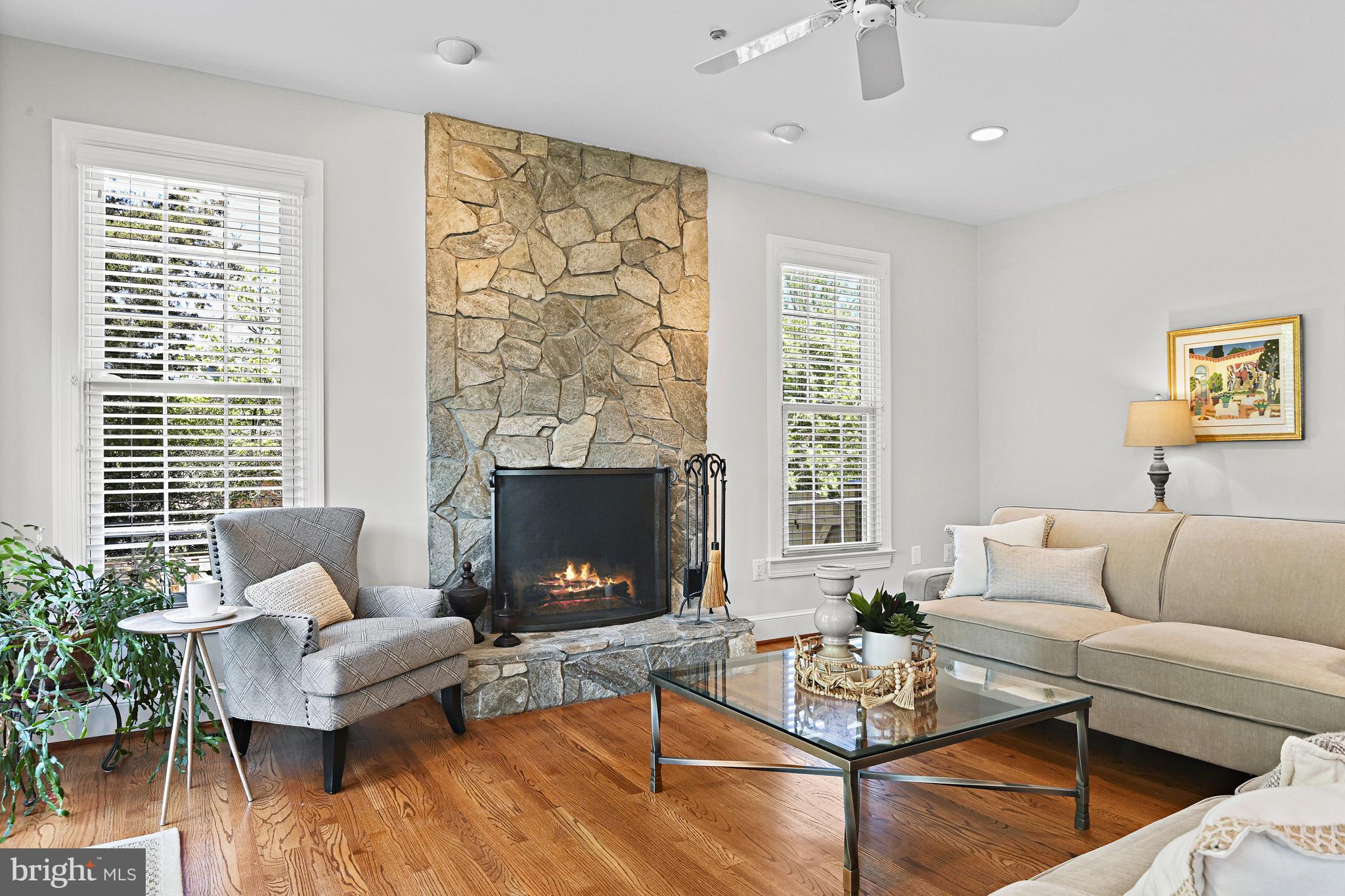 ESQUIRE HICKS - Residential