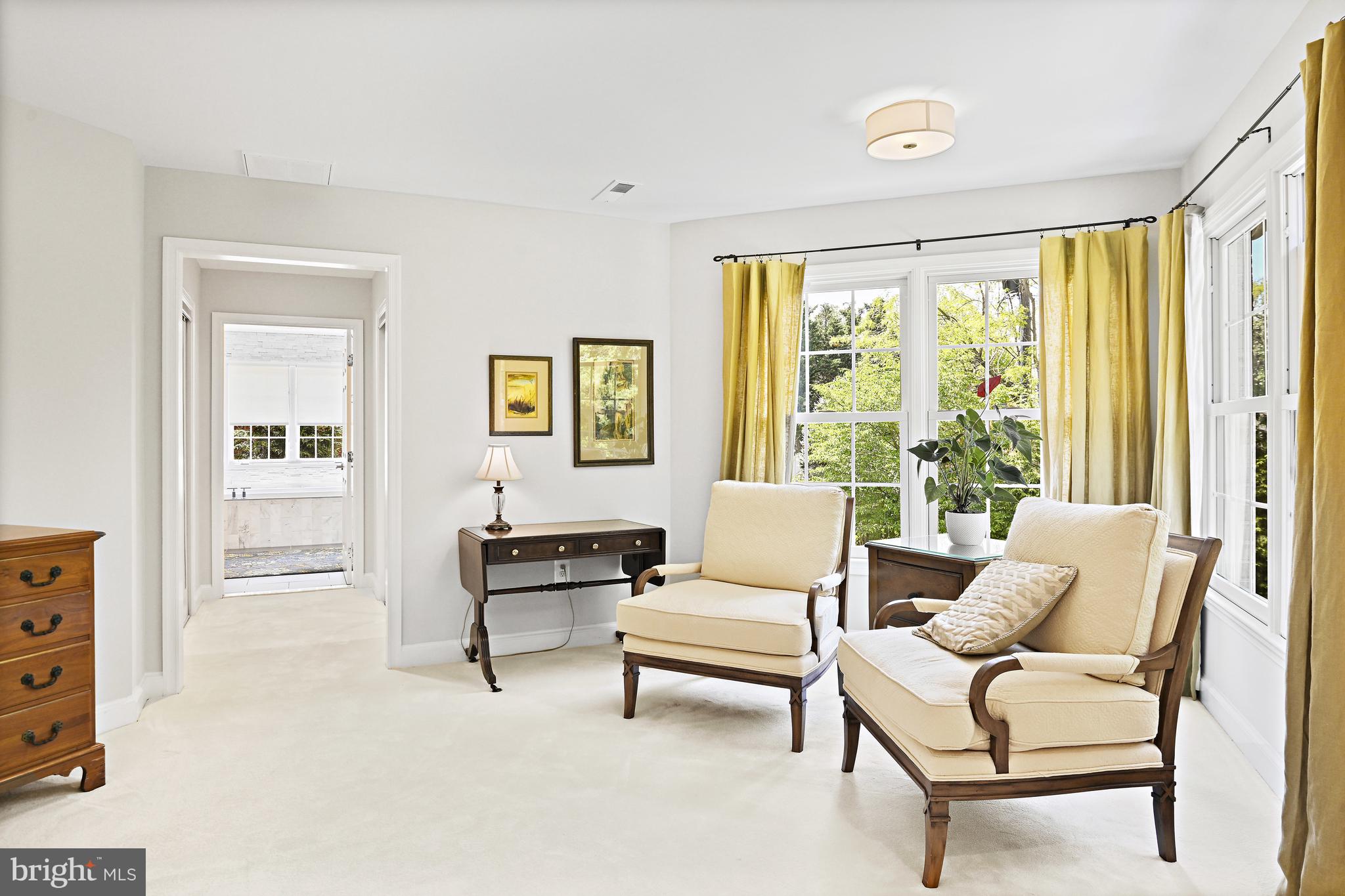 ESQUIRE HICKS - Residential