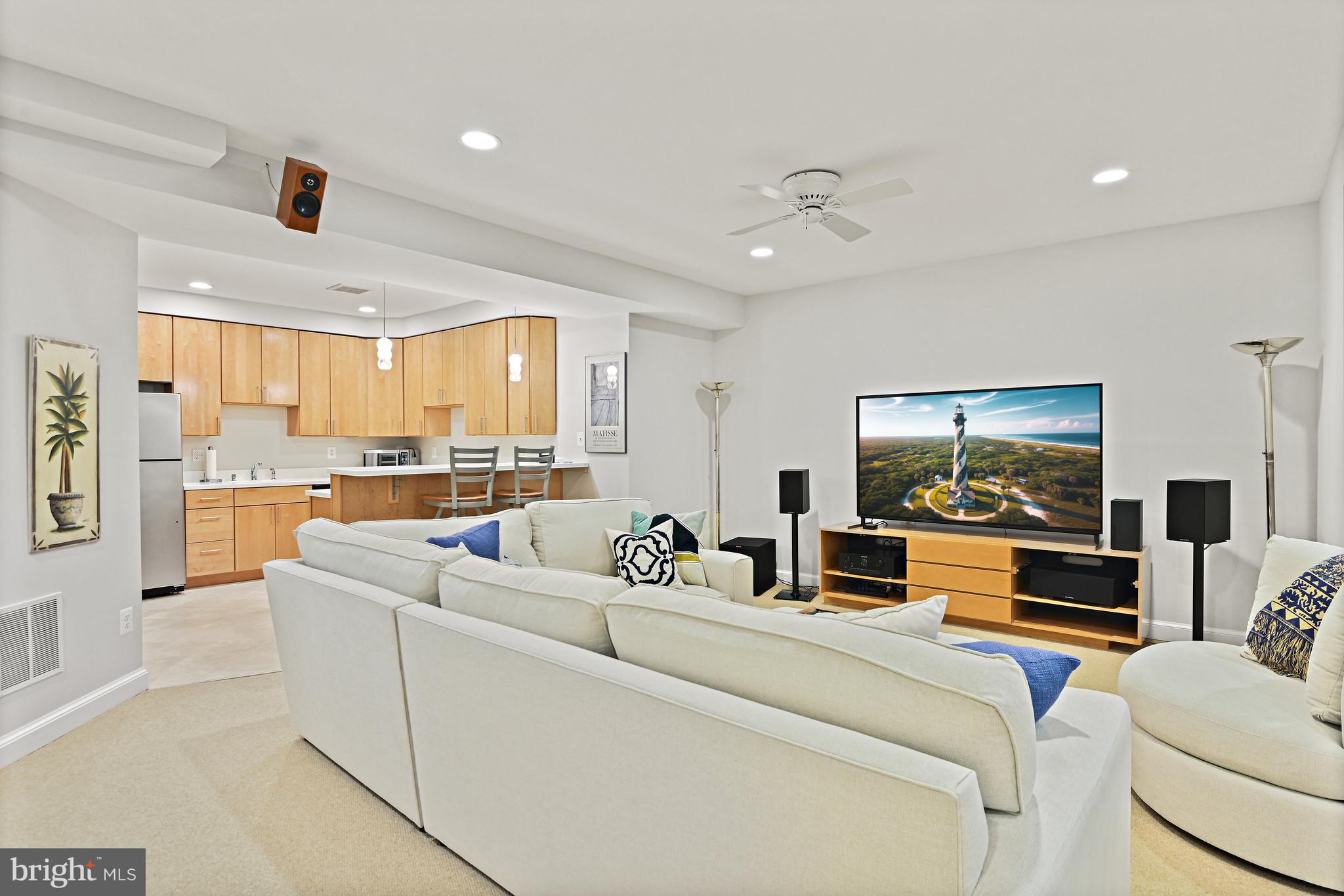 ESQUIRE HICKS - Residential