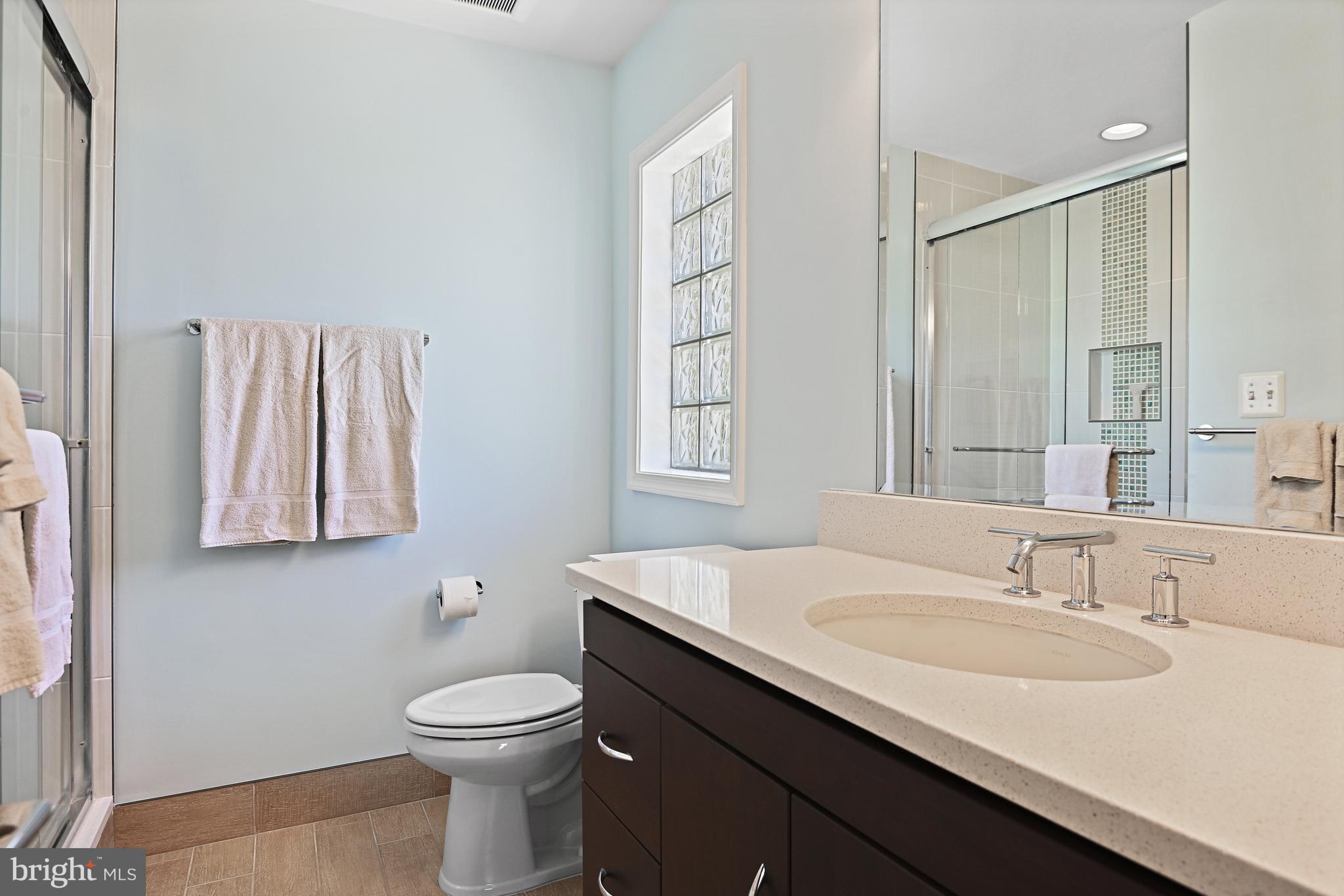 ESQUIRE HICKS - Residential