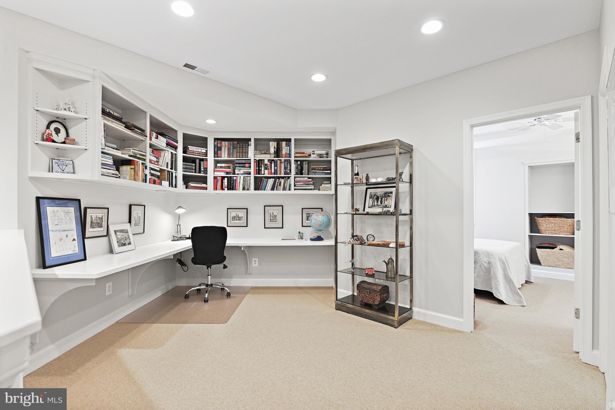 ESQUIRE HICKS - Residential