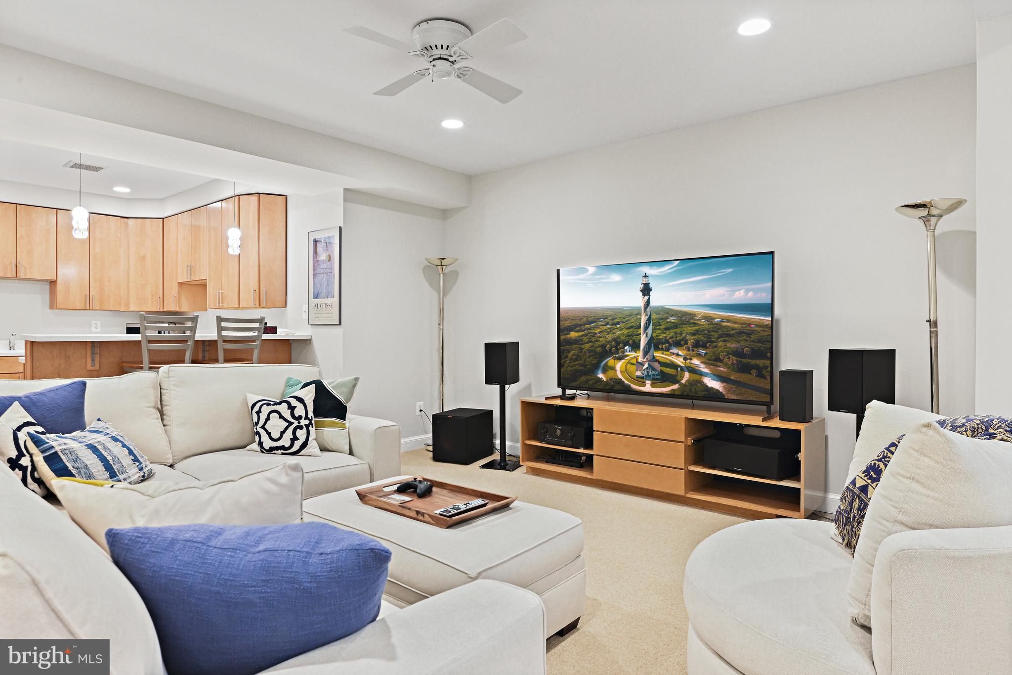 ESQUIRE HICKS - Residential