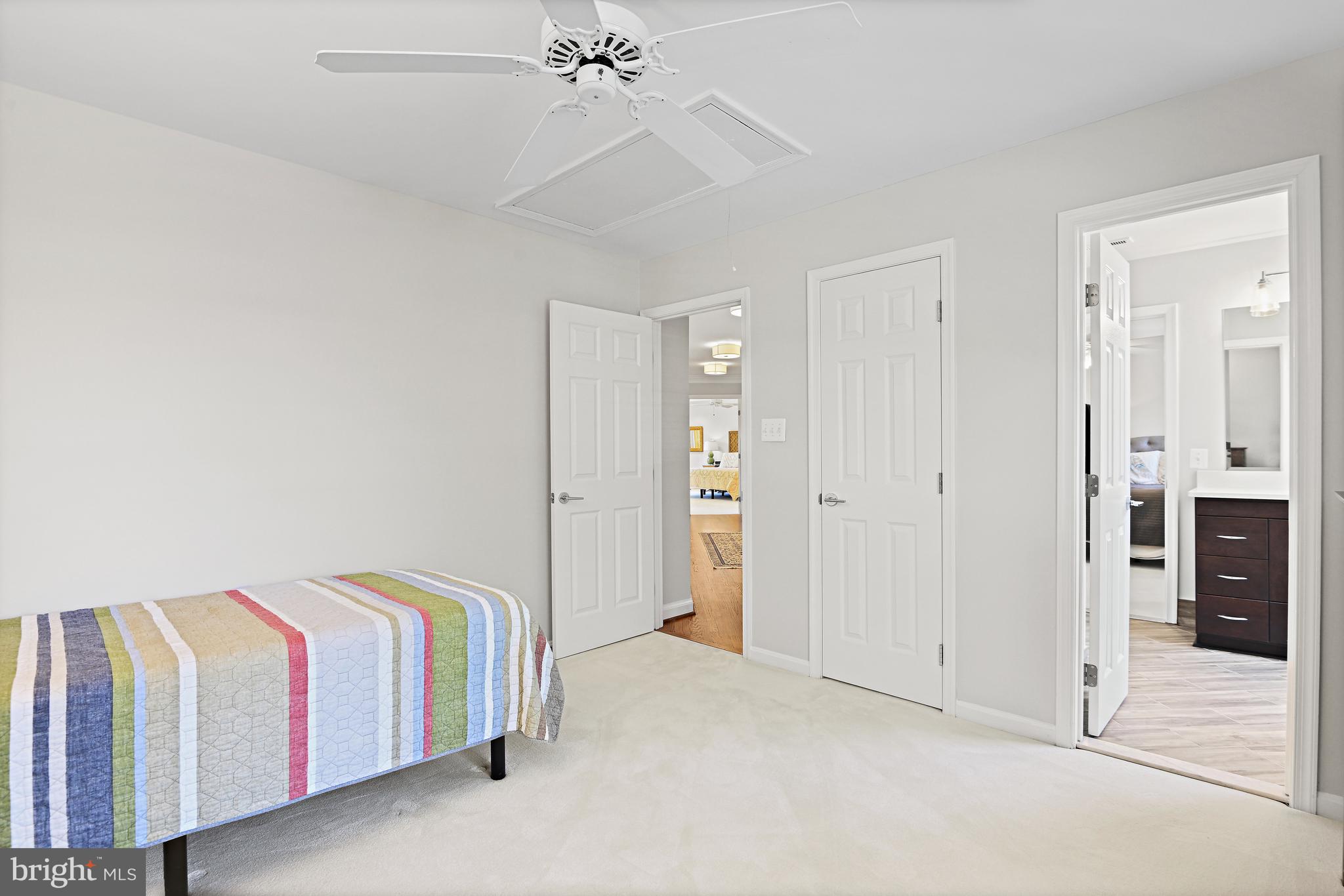 ESQUIRE HICKS - Residential