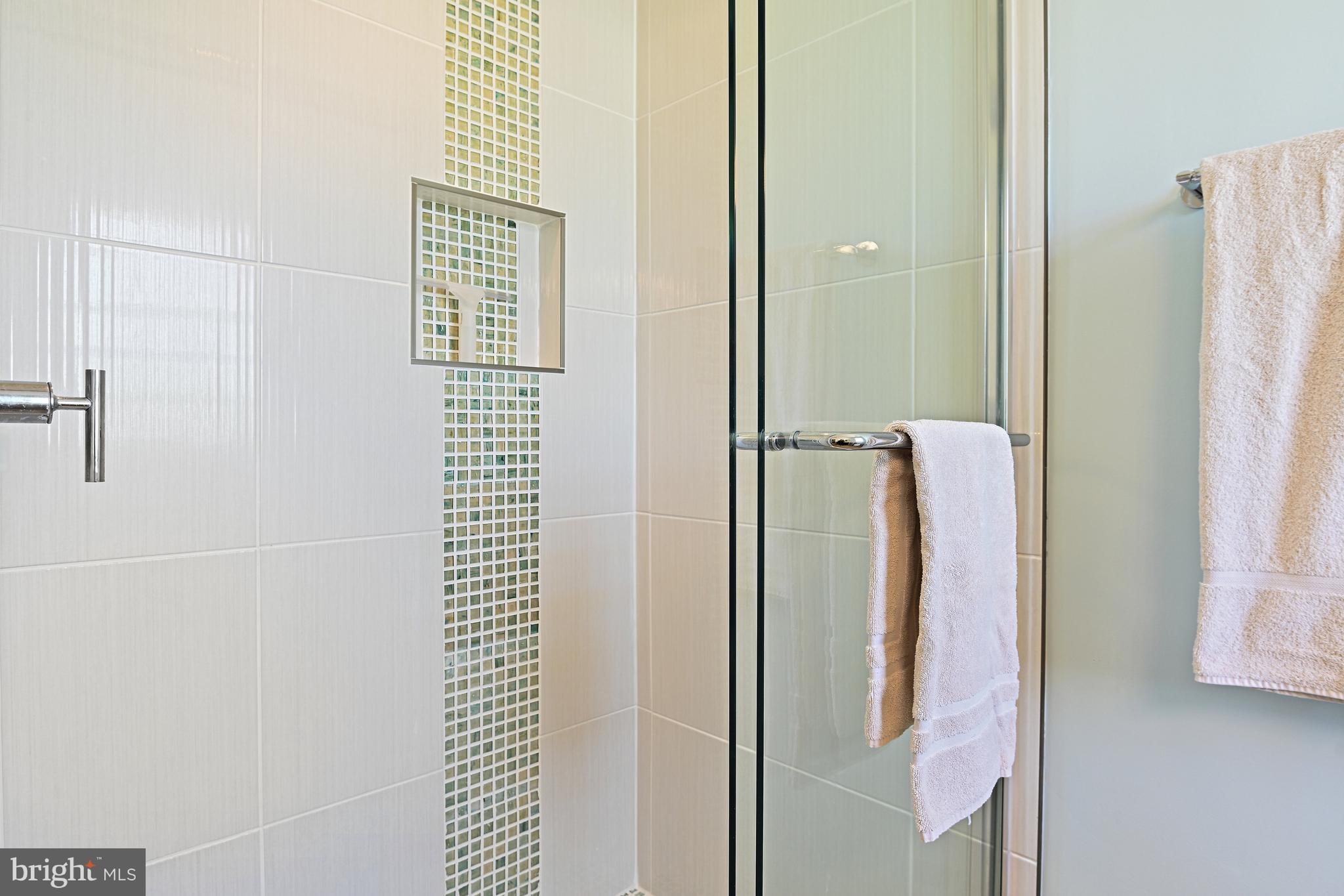 ESQUIRE HICKS - Residential