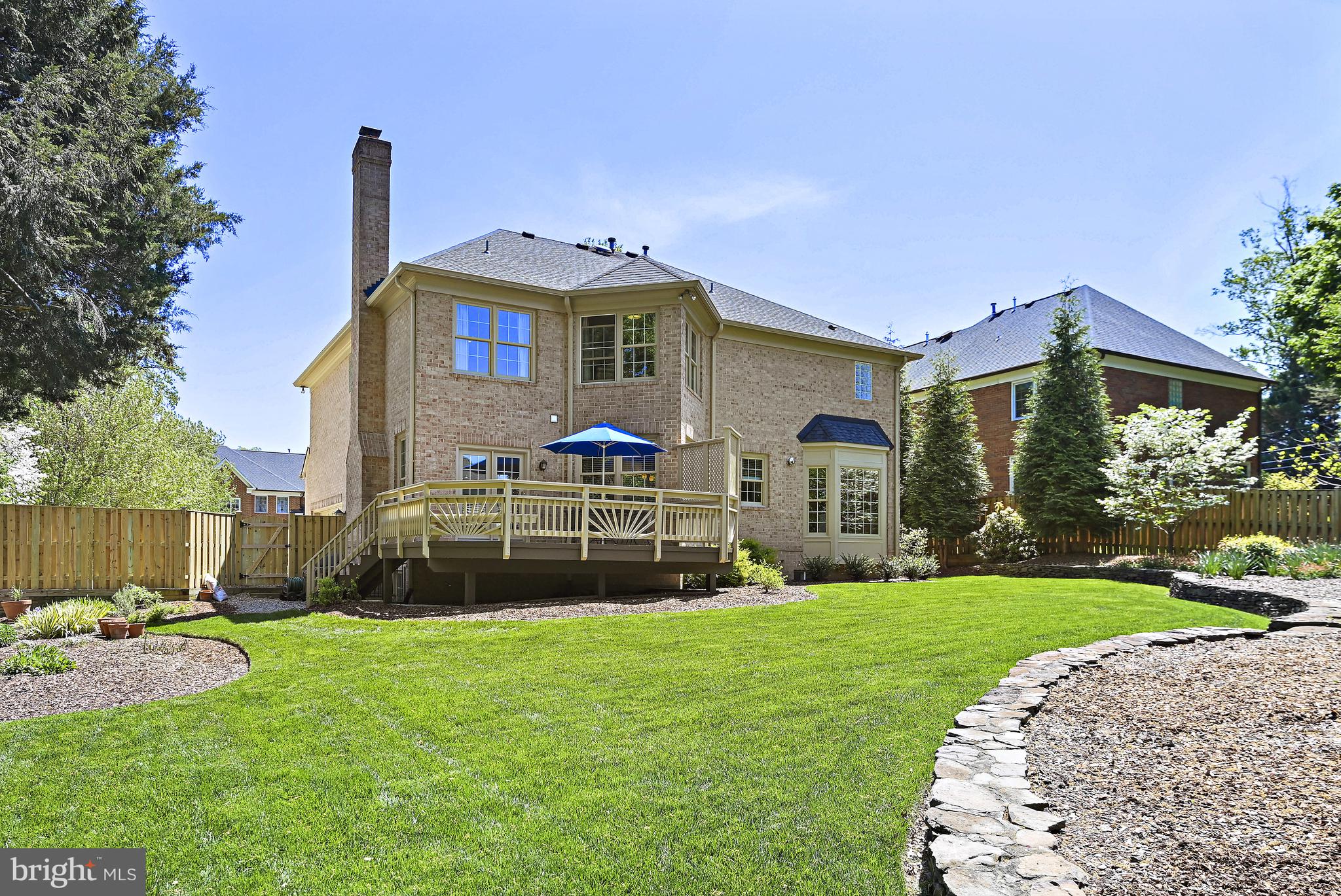 ESQUIRE HICKS - Residential