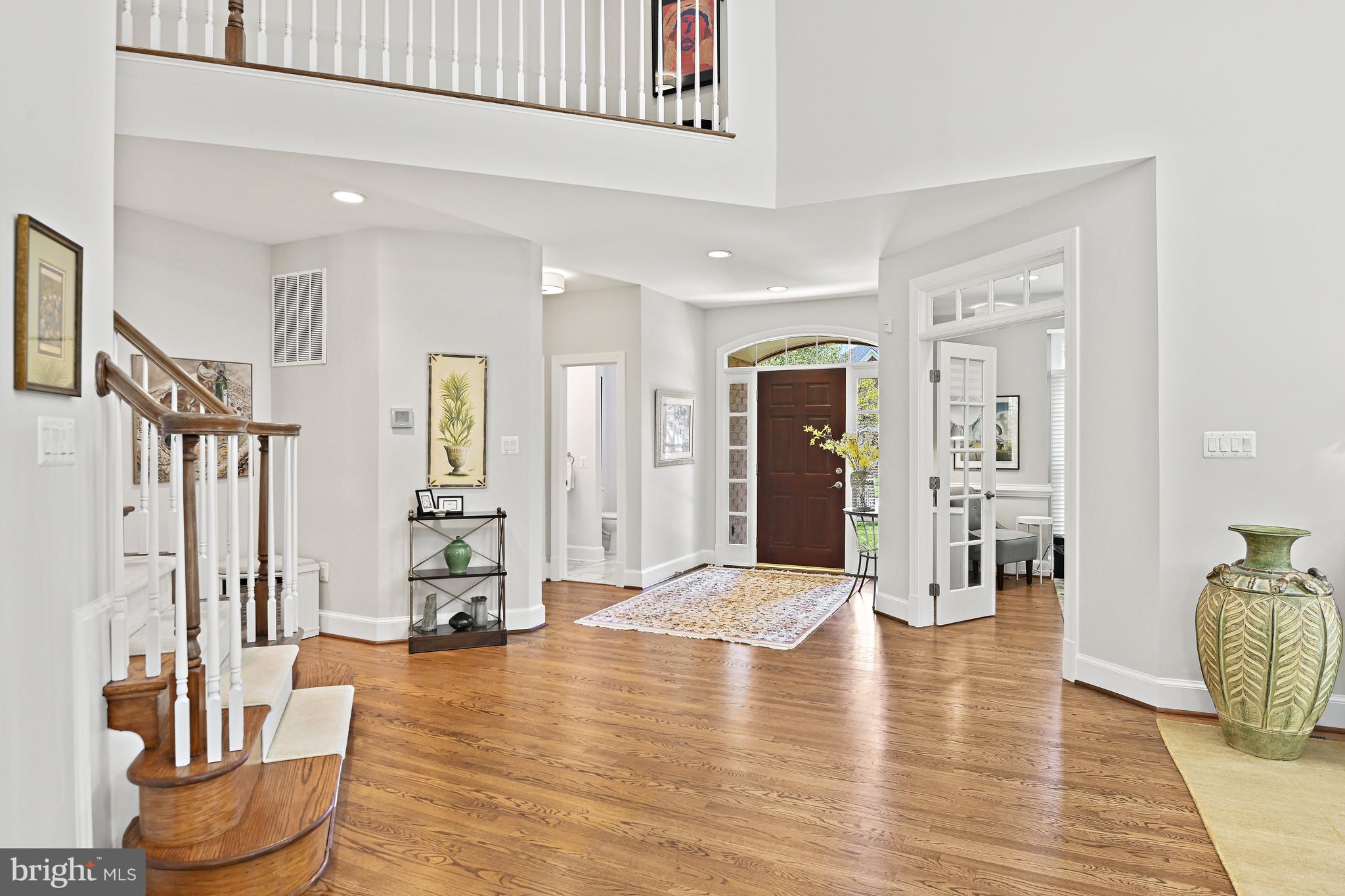 ESQUIRE HICKS - Residential