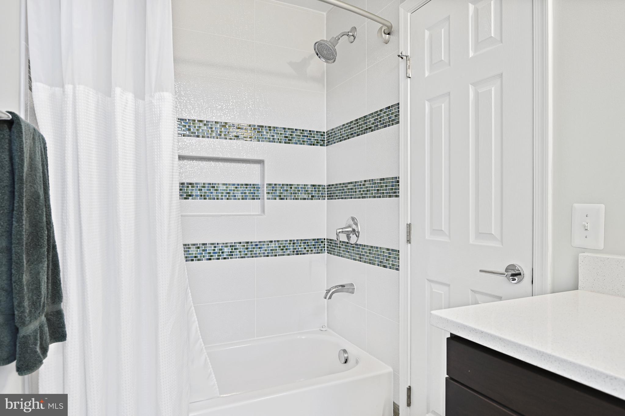 ESQUIRE HICKS - Residential