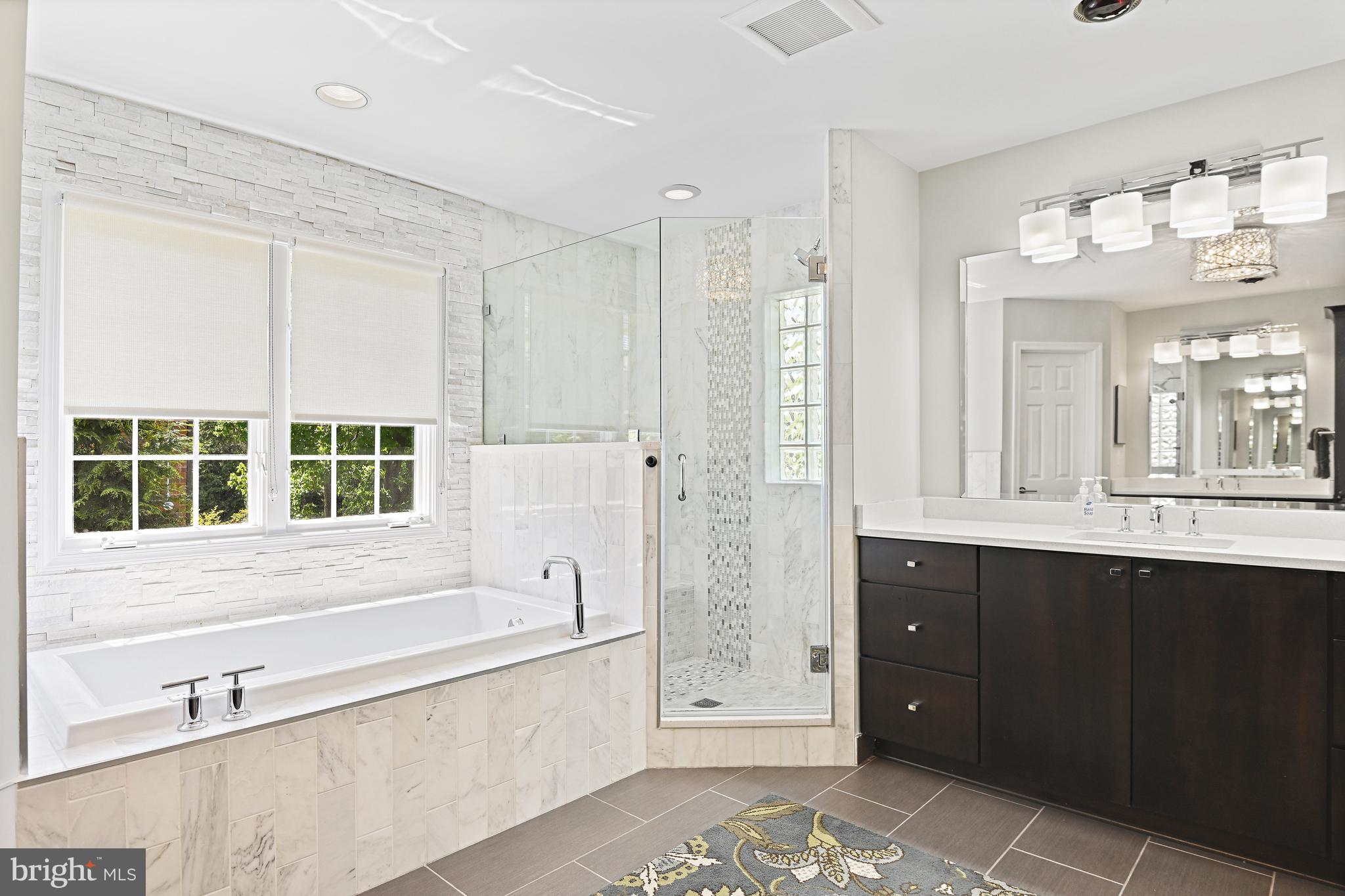 ESQUIRE HICKS - Residential