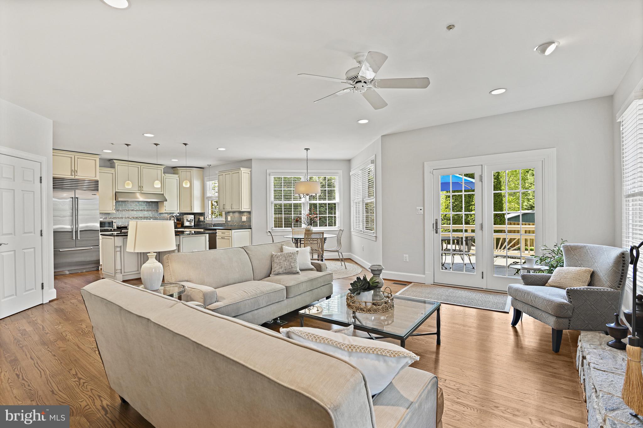 ESQUIRE HICKS - Residential