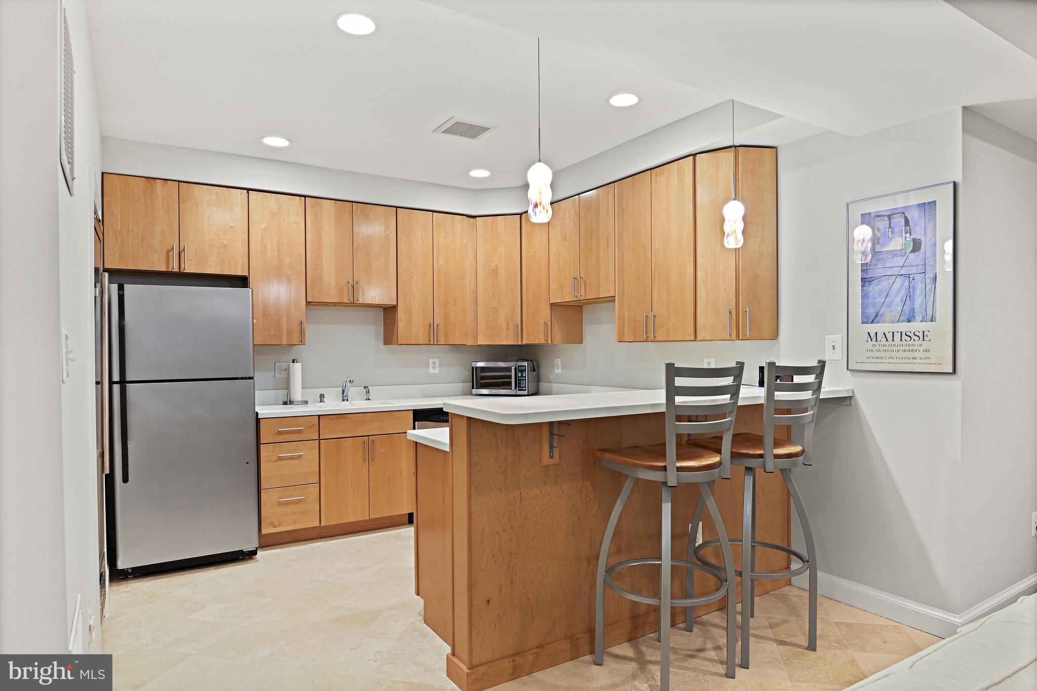 ESQUIRE HICKS - Residential