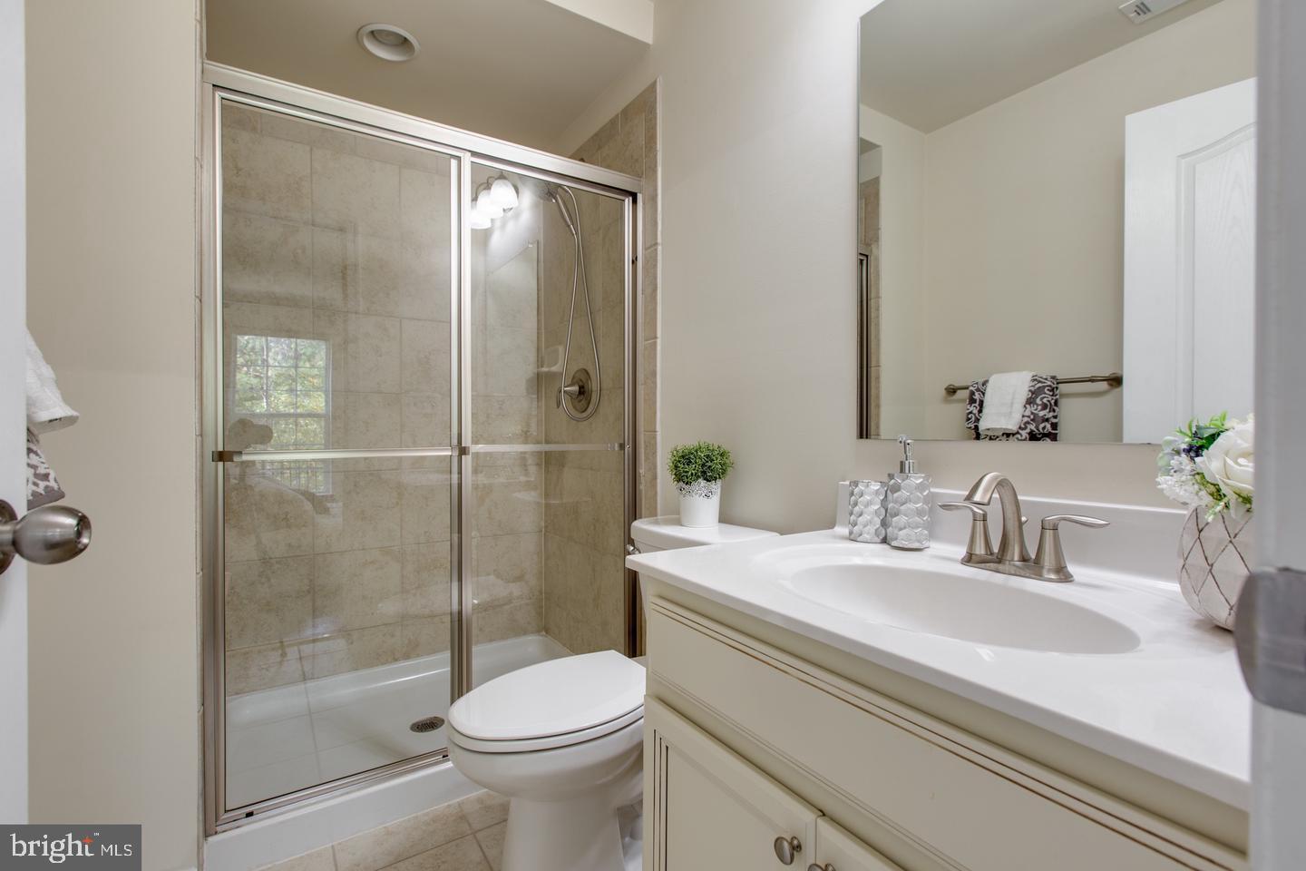 OXFORD SQUARE - Residential Lease