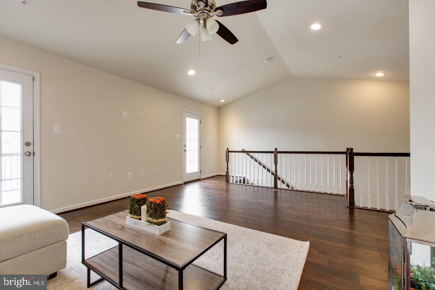 OXFORD SQUARE - Residential Lease