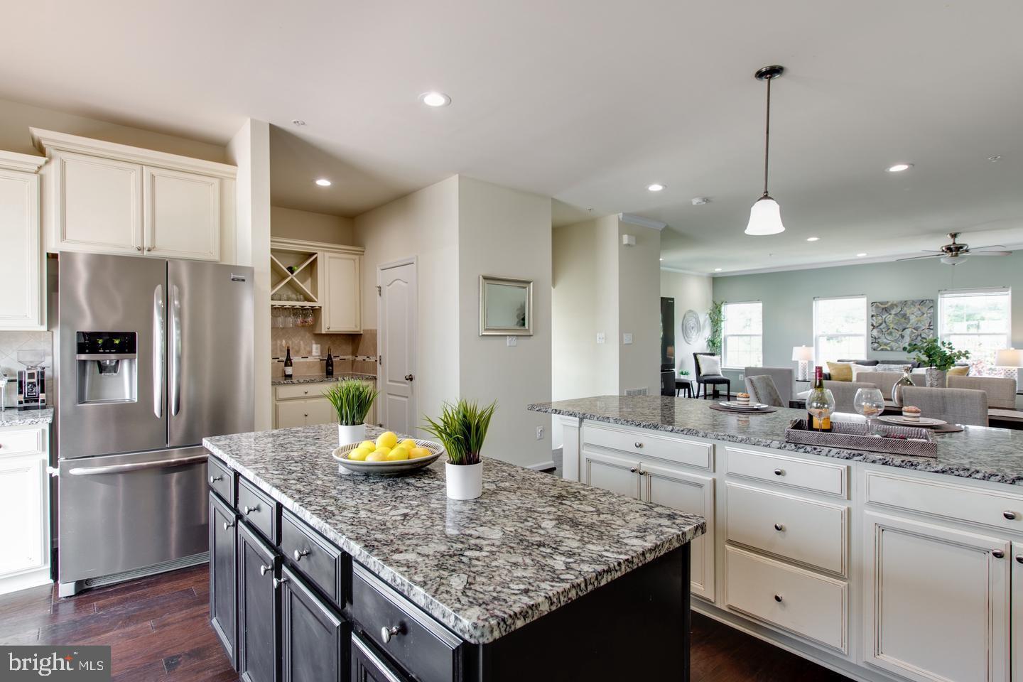 OXFORD SQUARE - Residential Lease