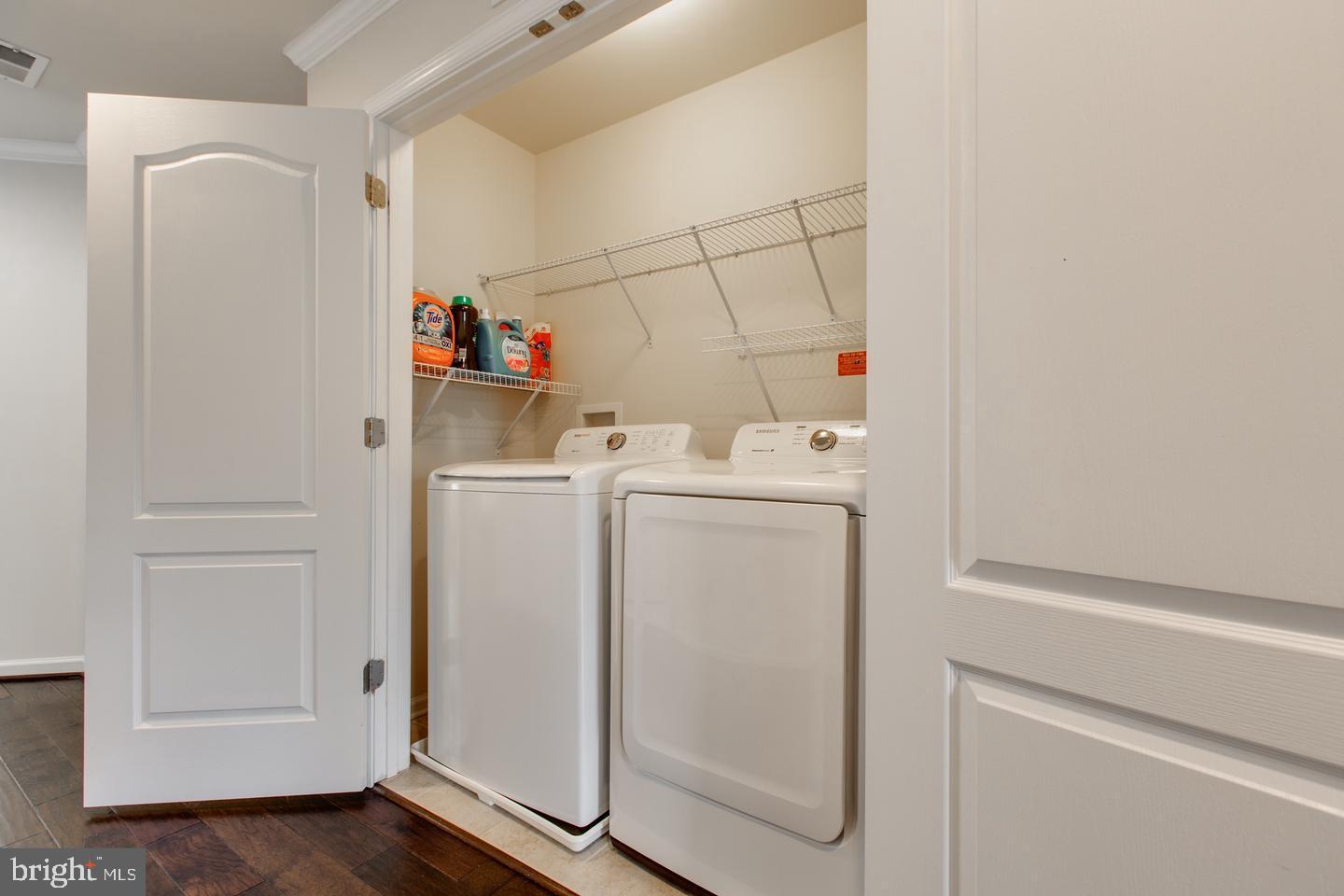 OXFORD SQUARE - Residential Lease