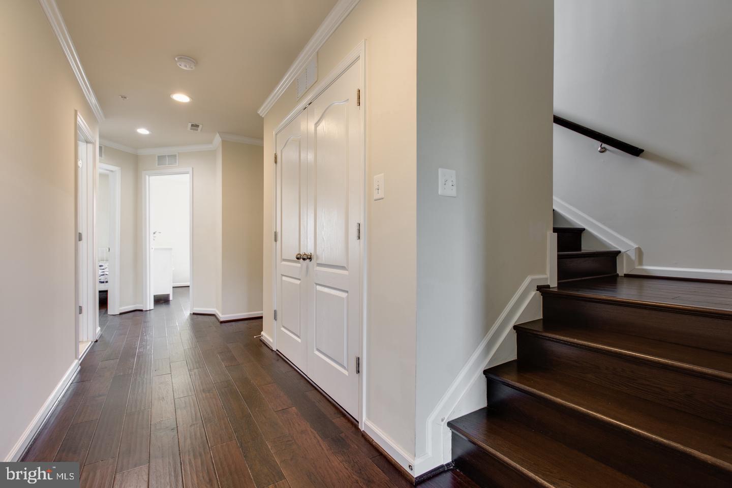 OXFORD SQUARE - Residential Lease