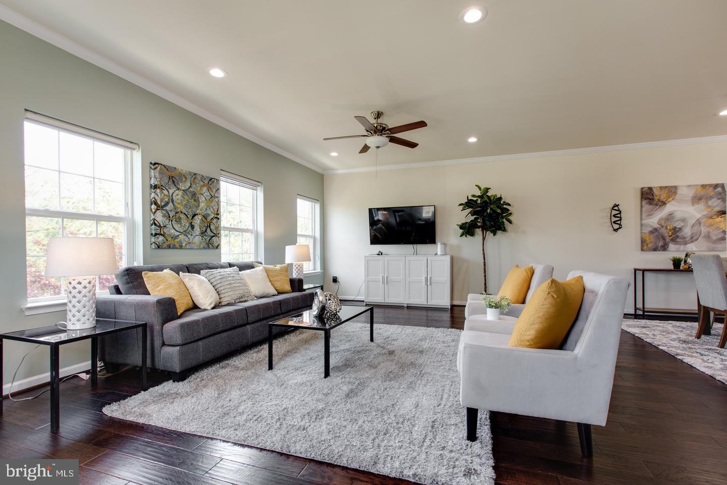 OXFORD SQUARE - Residential Lease