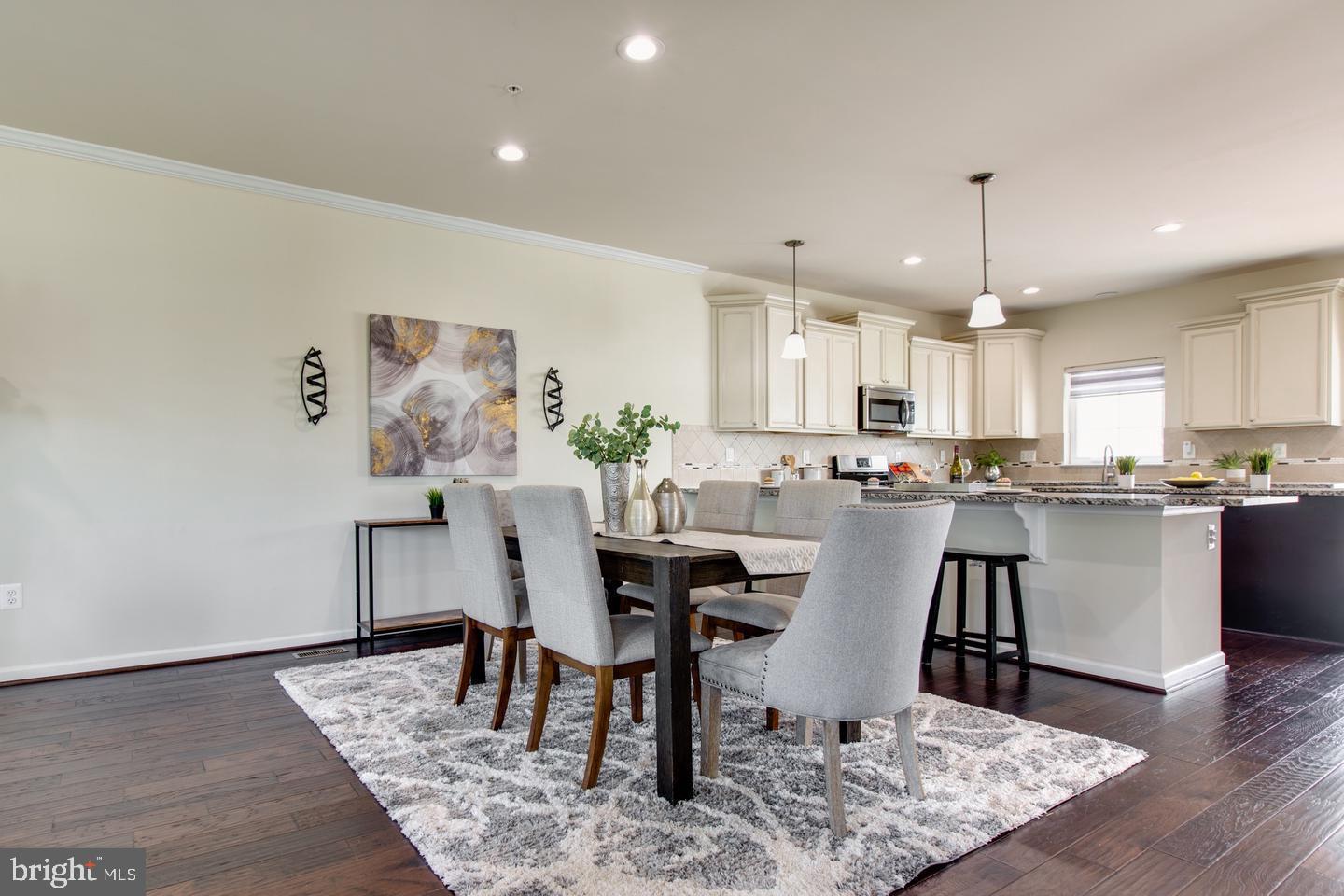 OXFORD SQUARE - Residential Lease