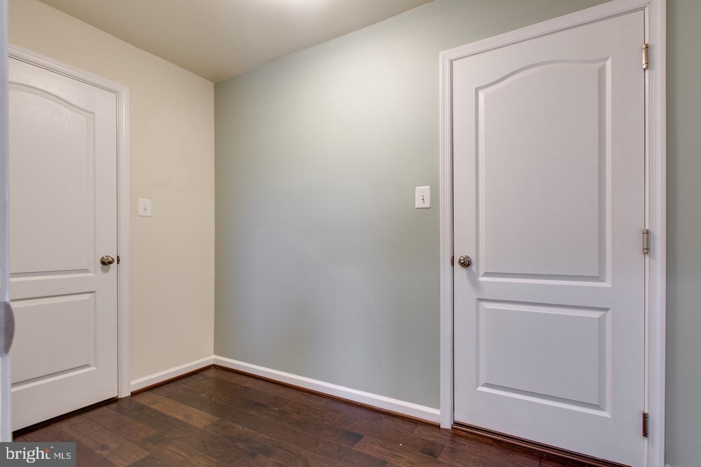 OXFORD SQUARE - Residential Lease