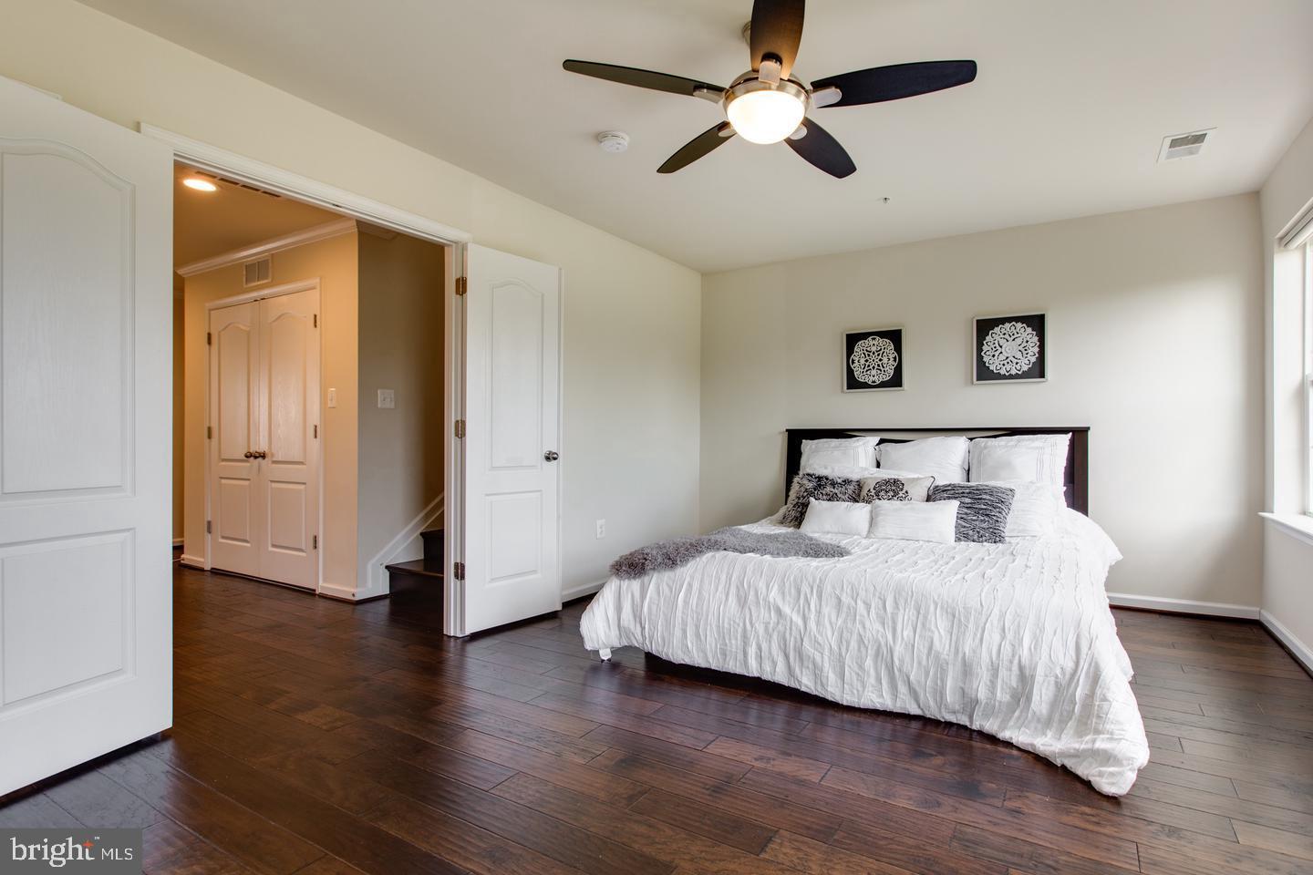 OXFORD SQUARE - Residential Lease