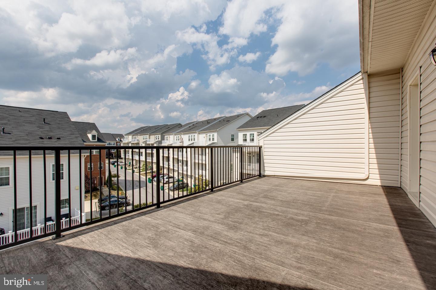 OXFORD SQUARE - Residential Lease