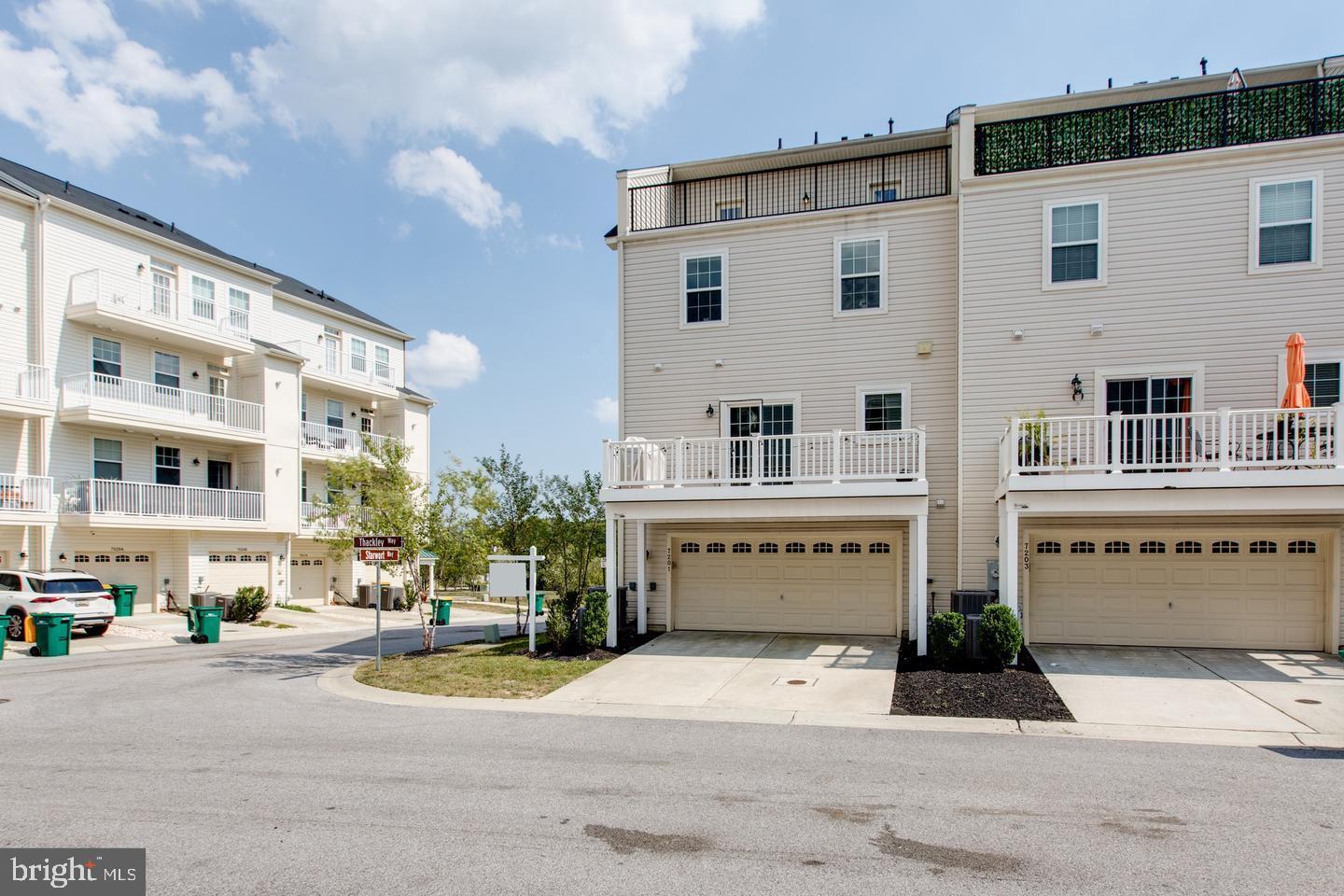 OXFORD SQUARE - Residential Lease