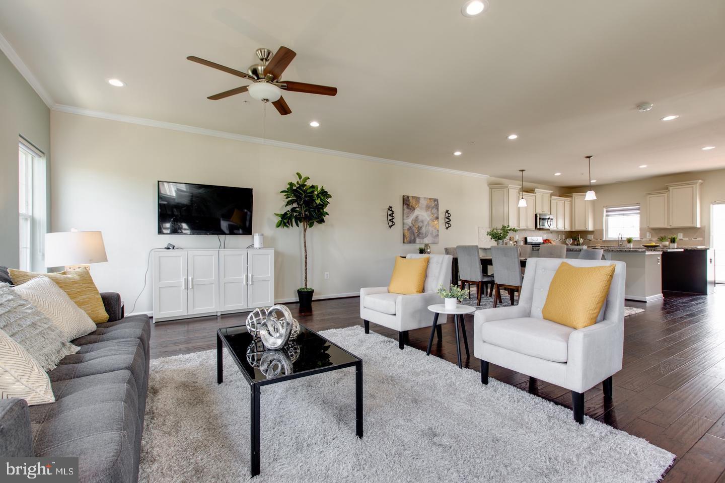 OXFORD SQUARE - Residential Lease