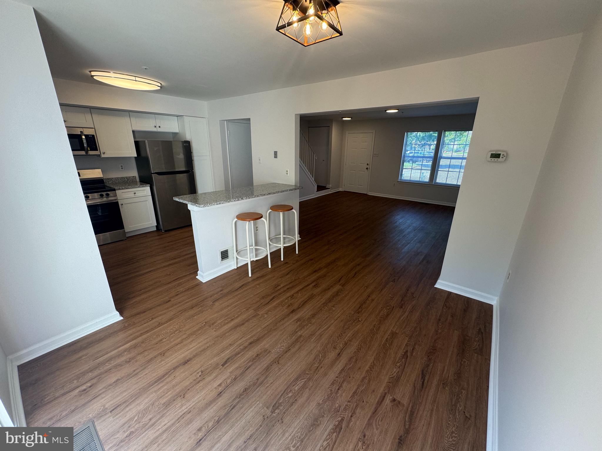 ROBIN MEADOWS - Residential Lease