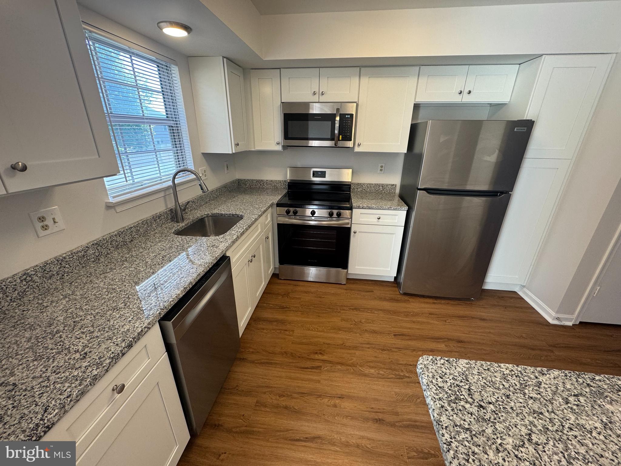 ROBIN MEADOWS - Residential Lease