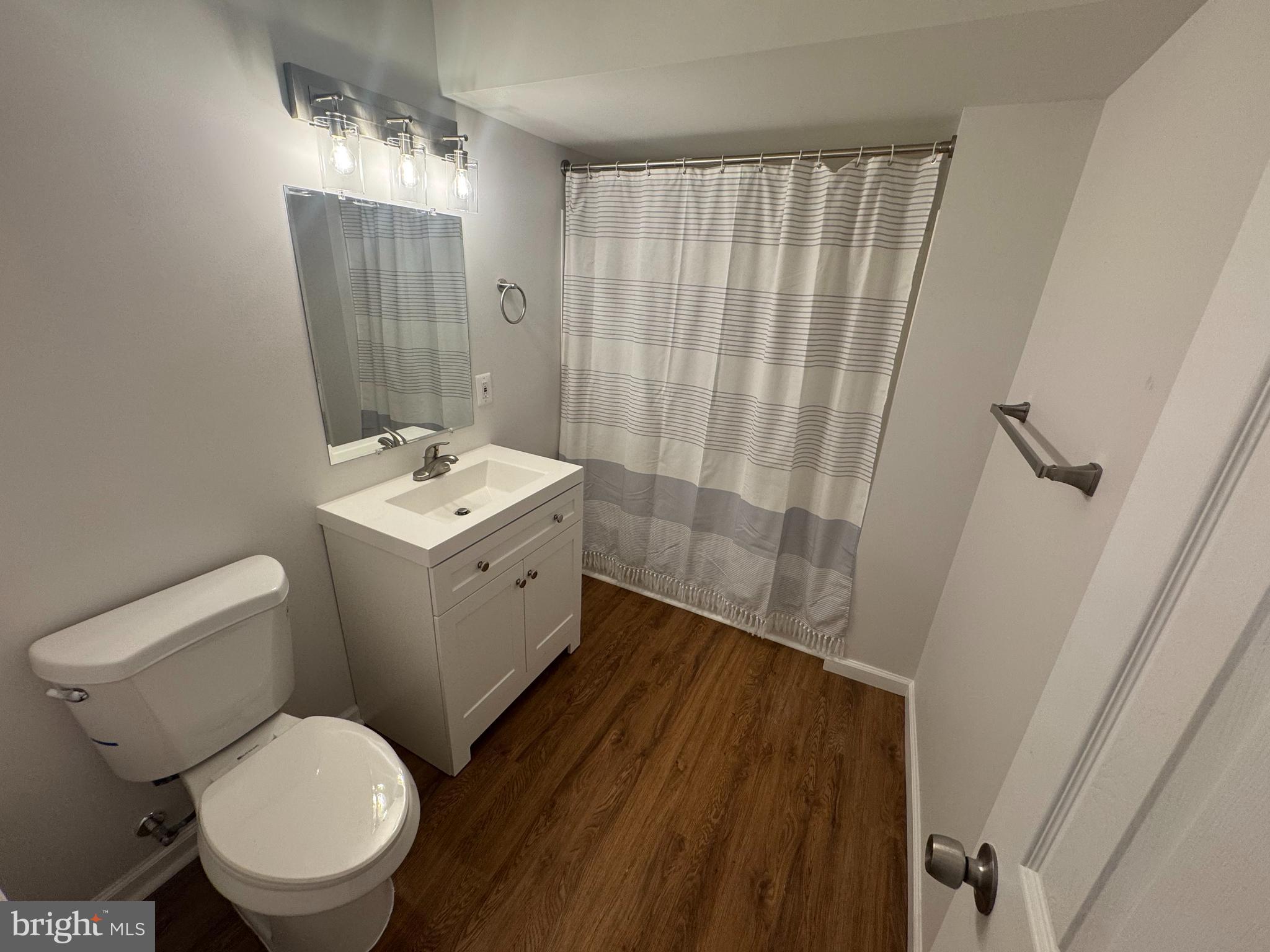 ROBIN MEADOWS - Residential Lease