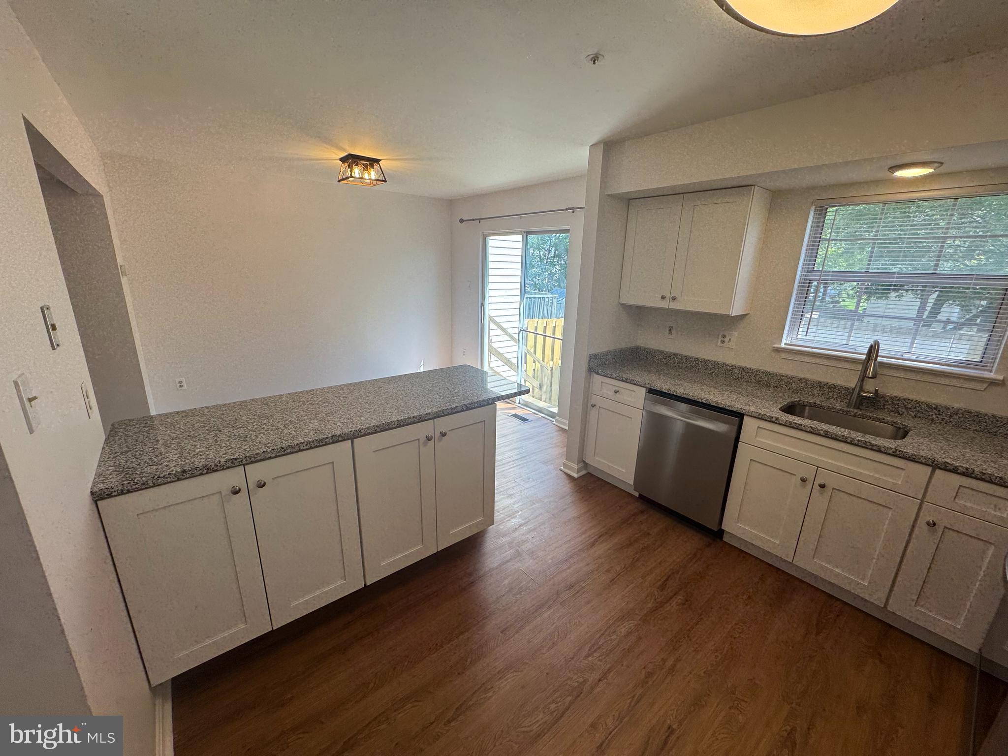 ROBIN MEADOWS - Residential Lease