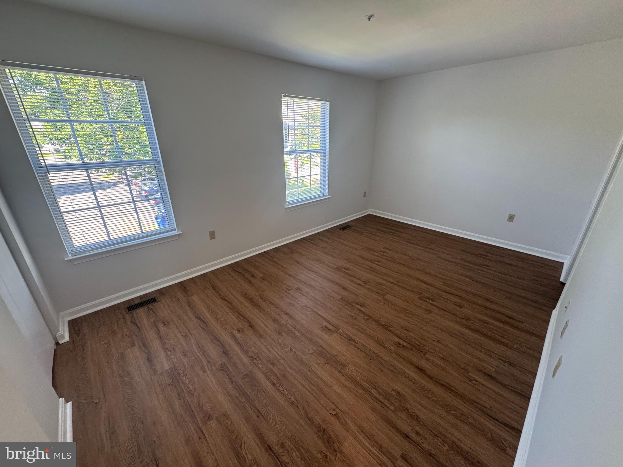 ROBIN MEADOWS - Residential Lease