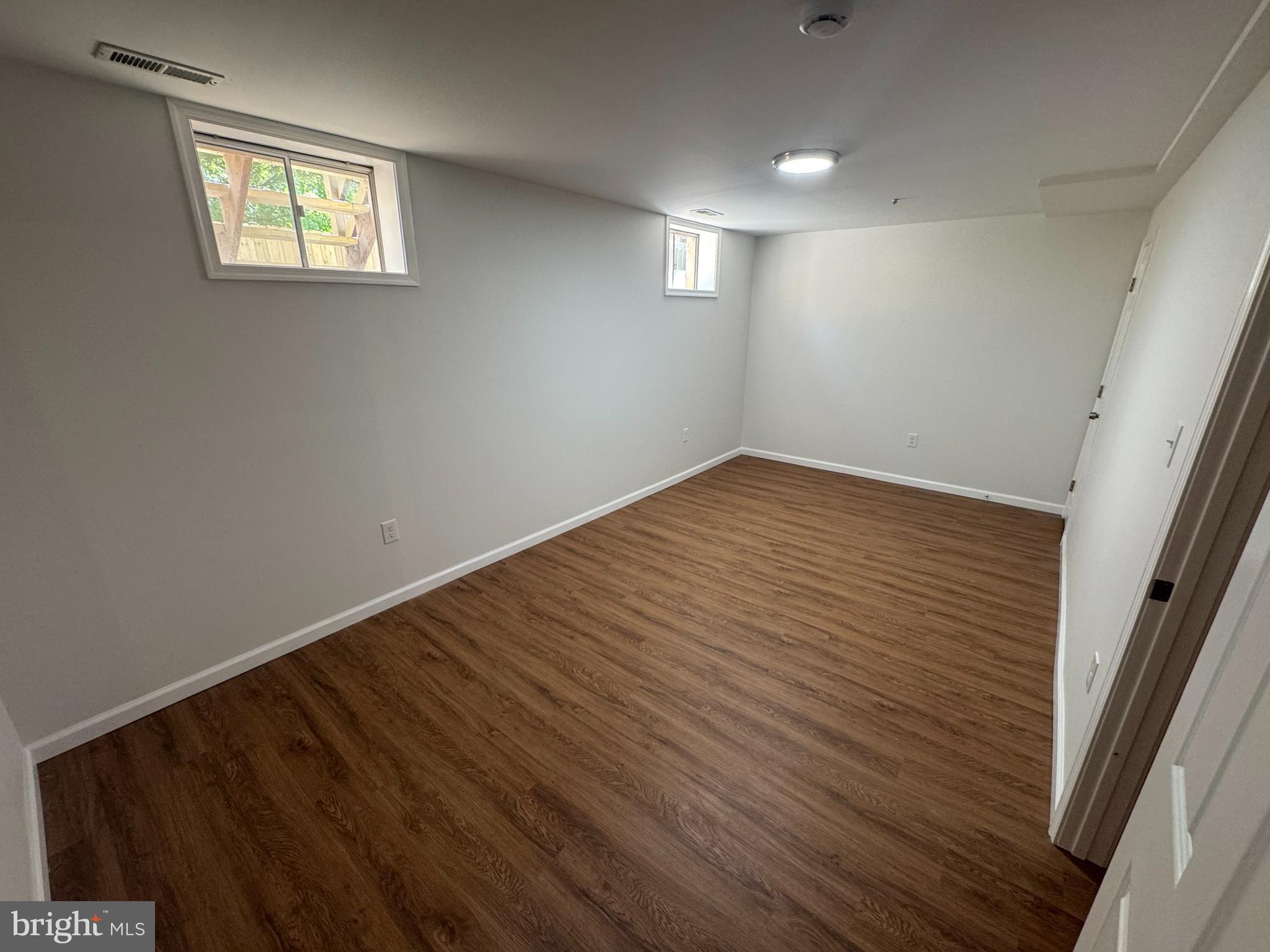 ROBIN MEADOWS - Residential Lease