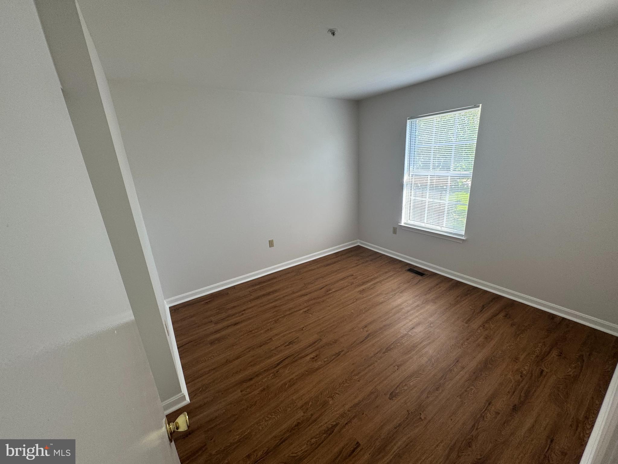 ROBIN MEADOWS - Residential Lease