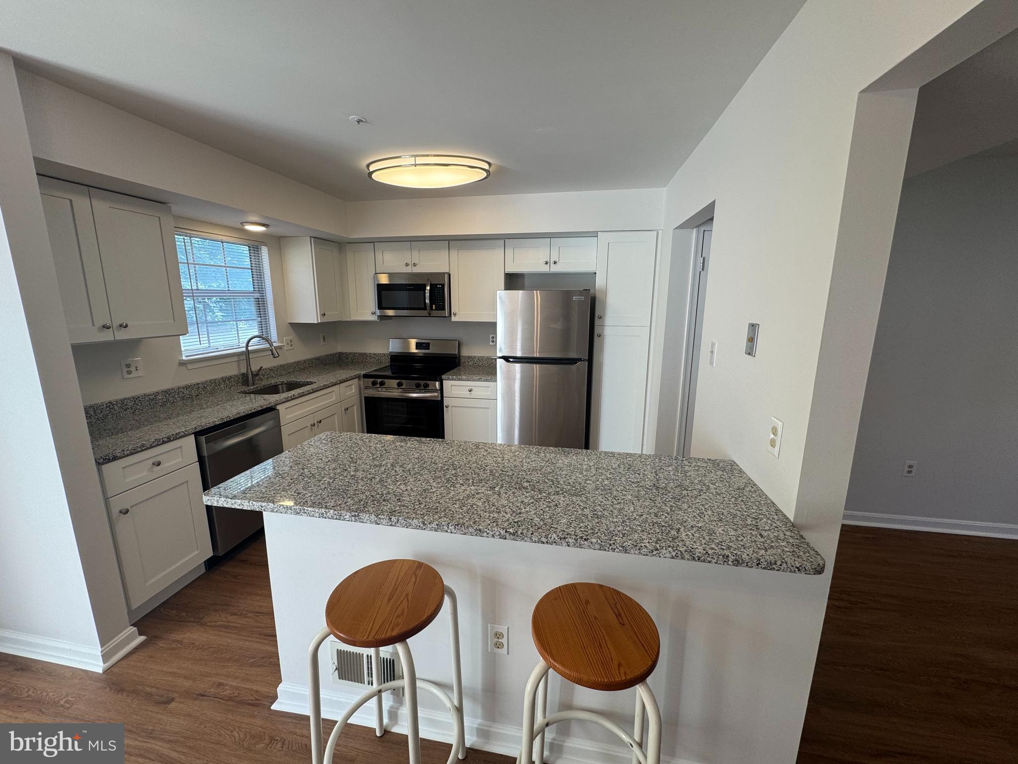 ROBIN MEADOWS - Residential Lease