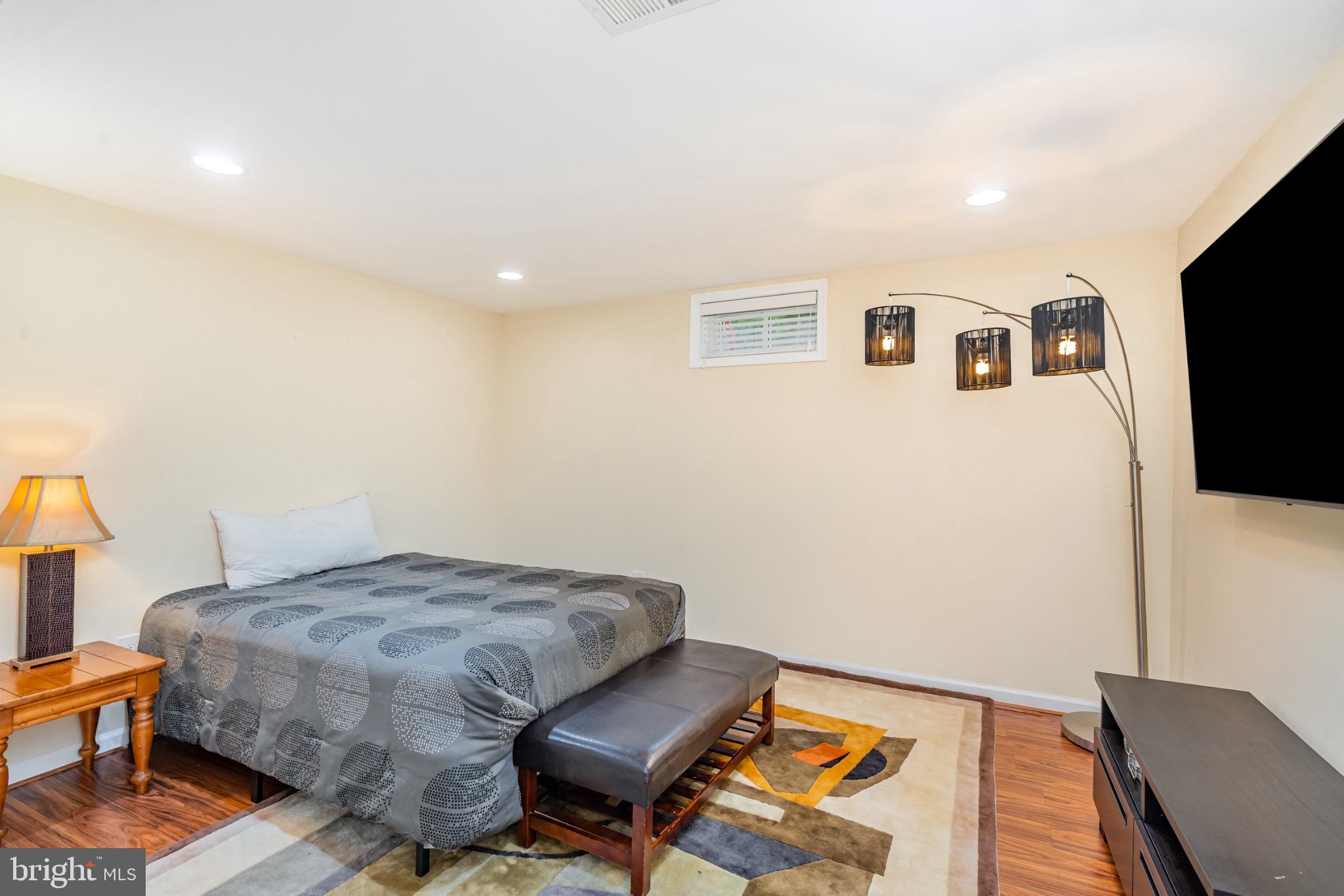 PORT POTOMAC - Residential