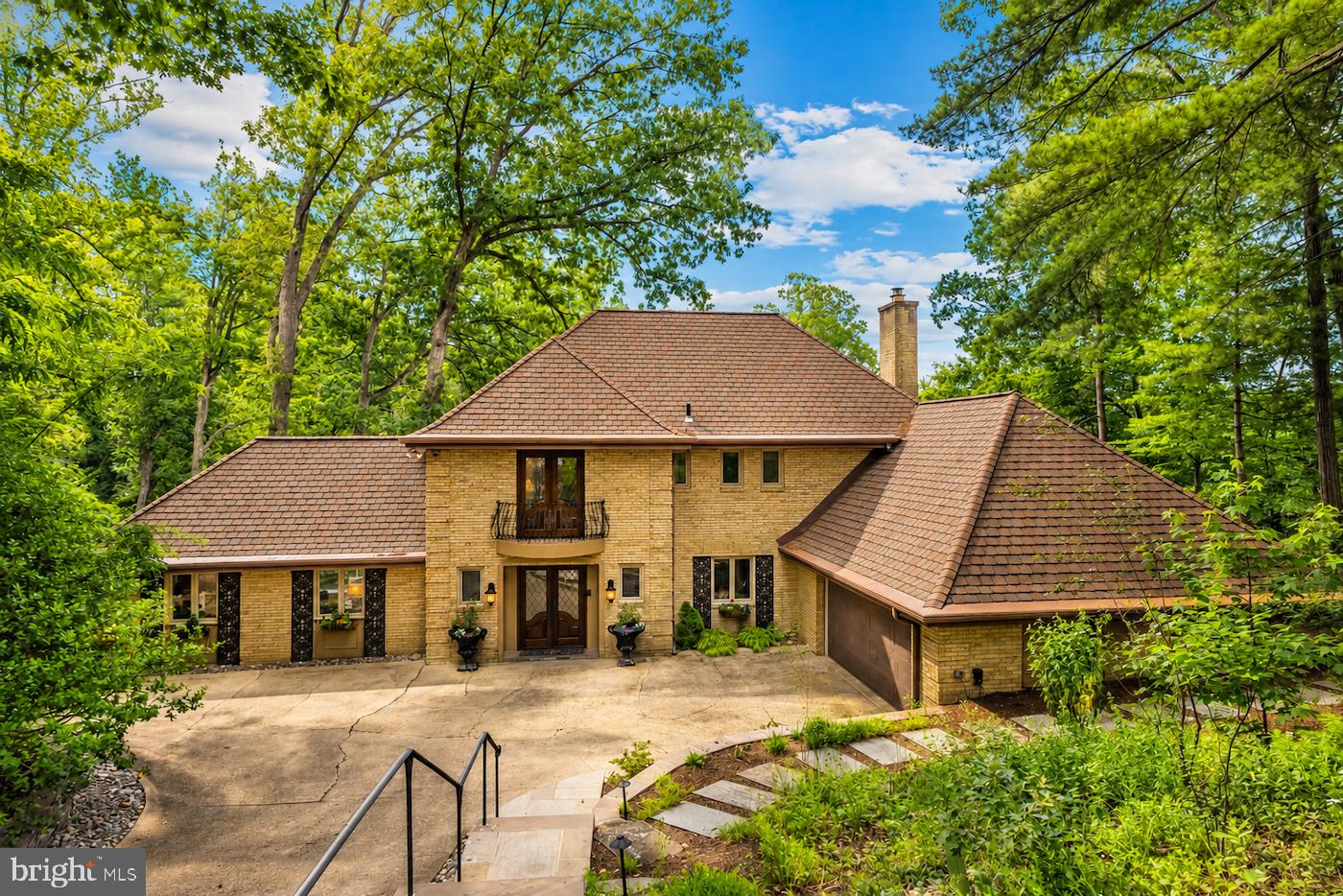 3431 GREENTREE DRIVE