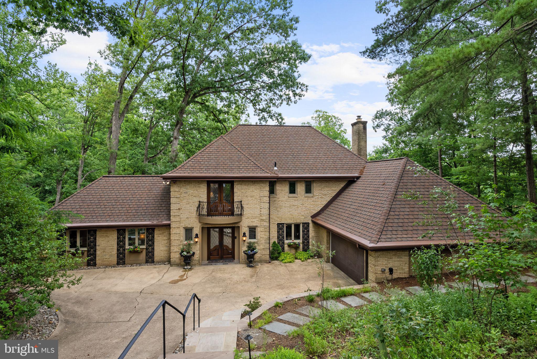 3431 GREENTREE DRIVE