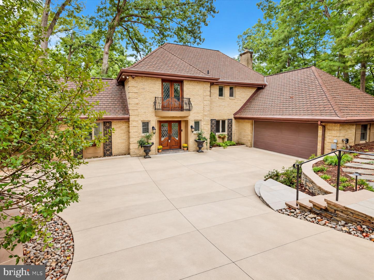 3431 GREENTREE DRIVE