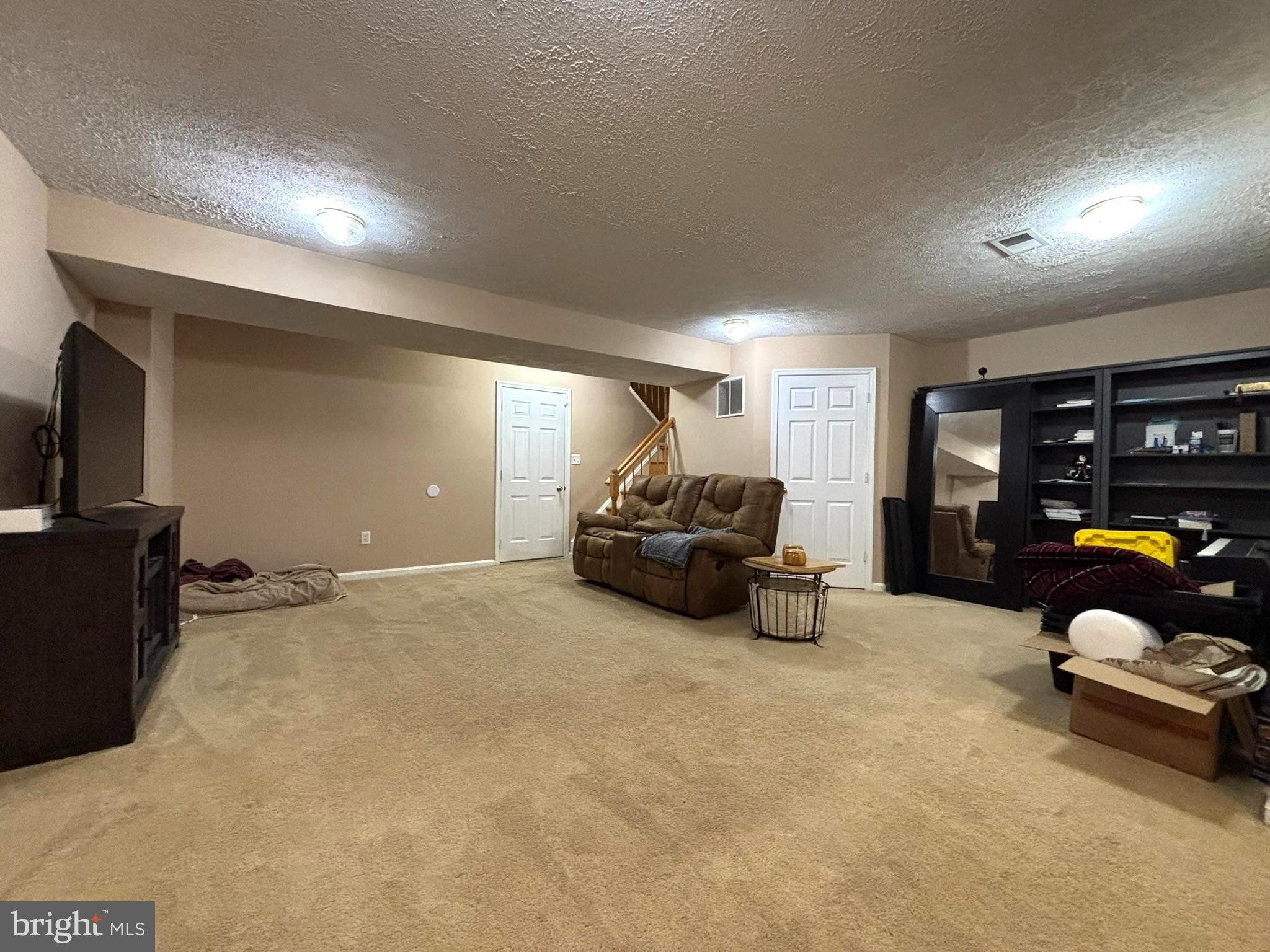 ISLAND CREEK - Residential Lease