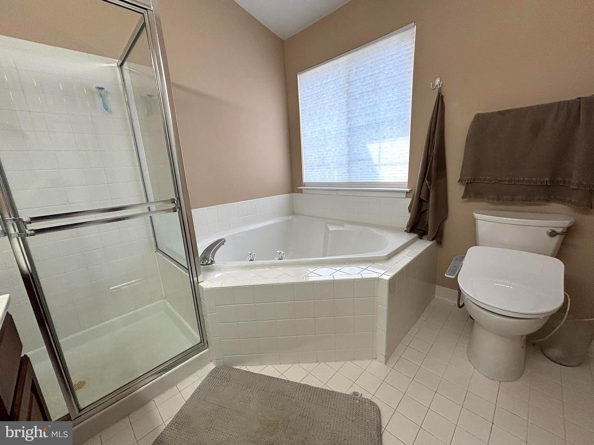 ISLAND CREEK - Residential Lease