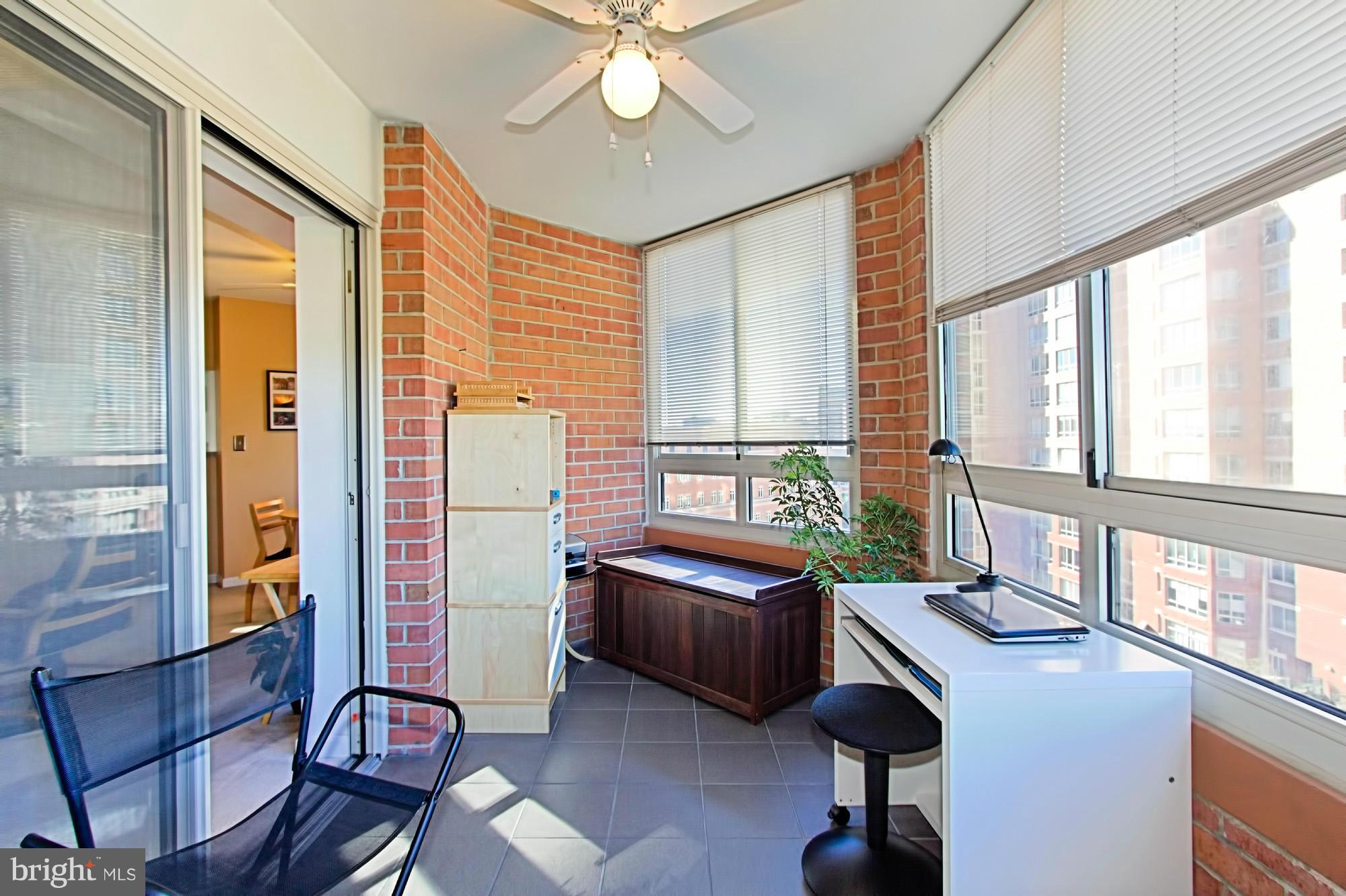 CARLYLE TOWERS - Residential