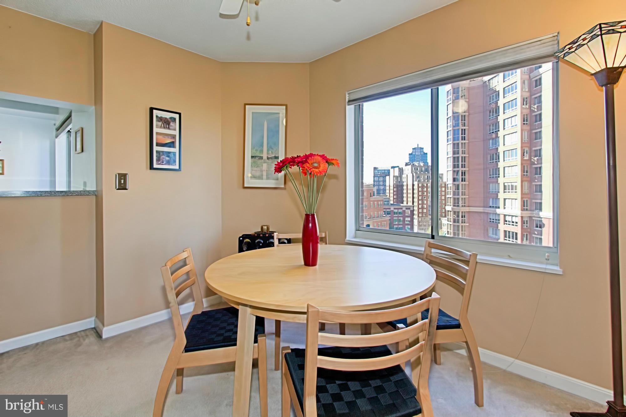 CARLYLE TOWERS - Residential