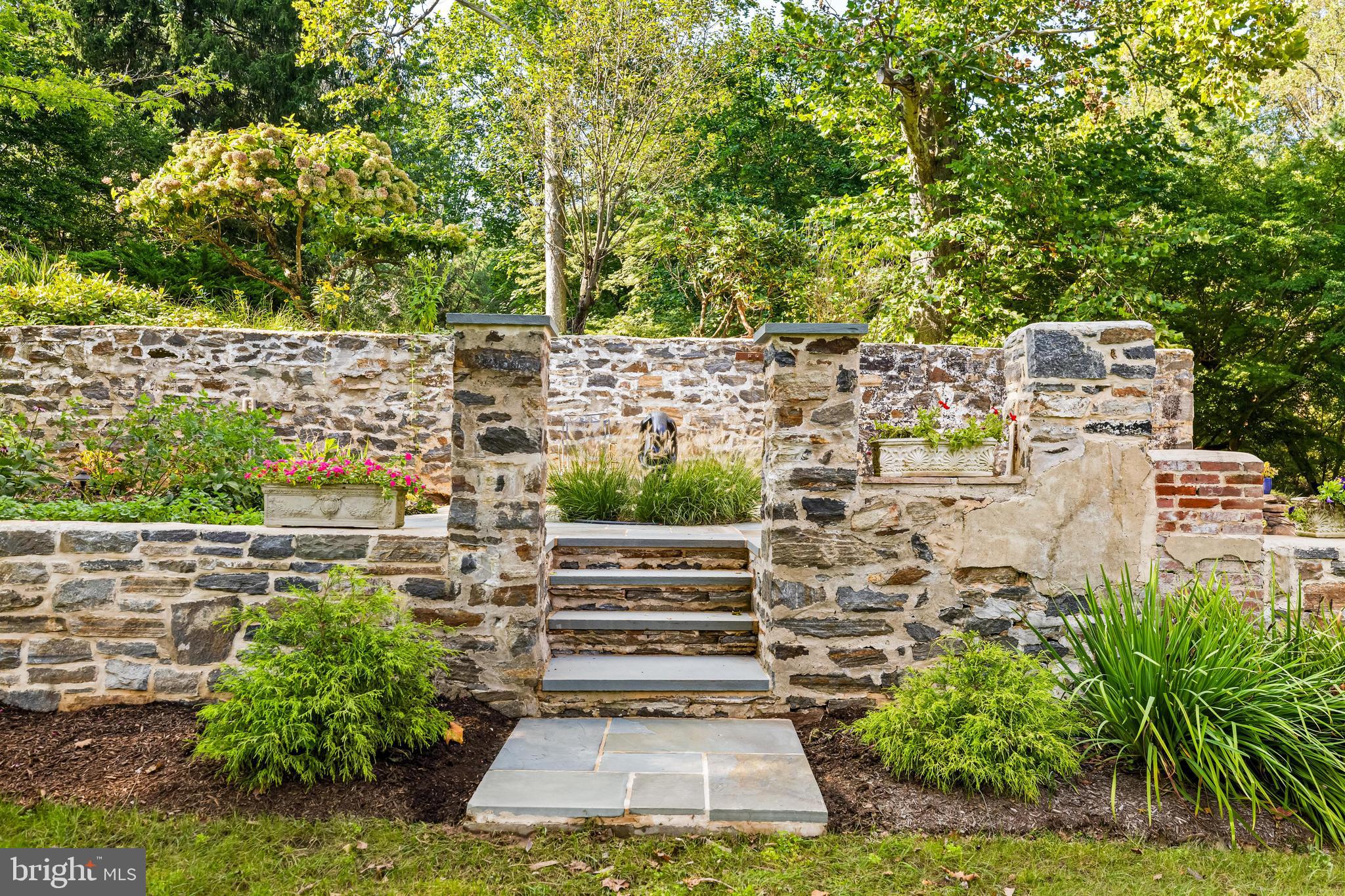 RUXTON - Residential