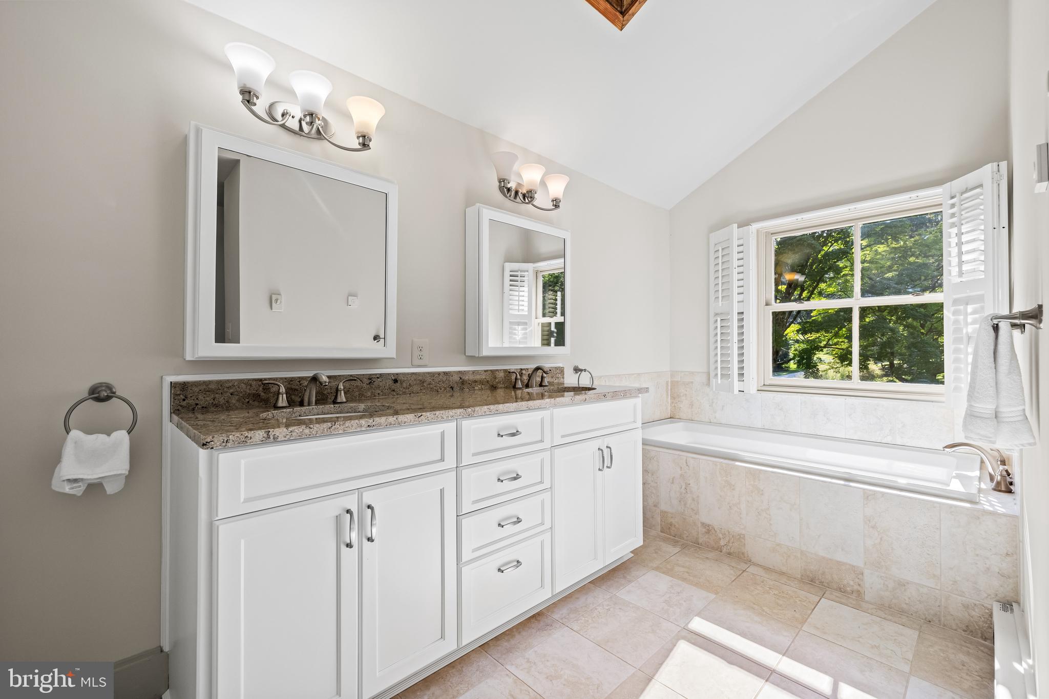 RUXTON - Residential