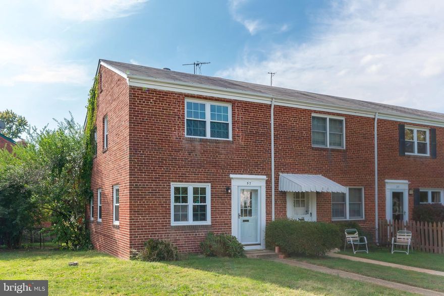 Charming end unit and all-brick townhouse in sought after Rosemont! Featuring 2 bedrooms with closet space, 1 full bathroom, and utility room with washer & dryer off kitchen. Located on large, corner lot with fenced backyard. Ample street parking available. Conveniently located a few blocks from Old Town, Del Ray, King St Metro, and minutes to 495/395/95. No smoking and no pets allowed.